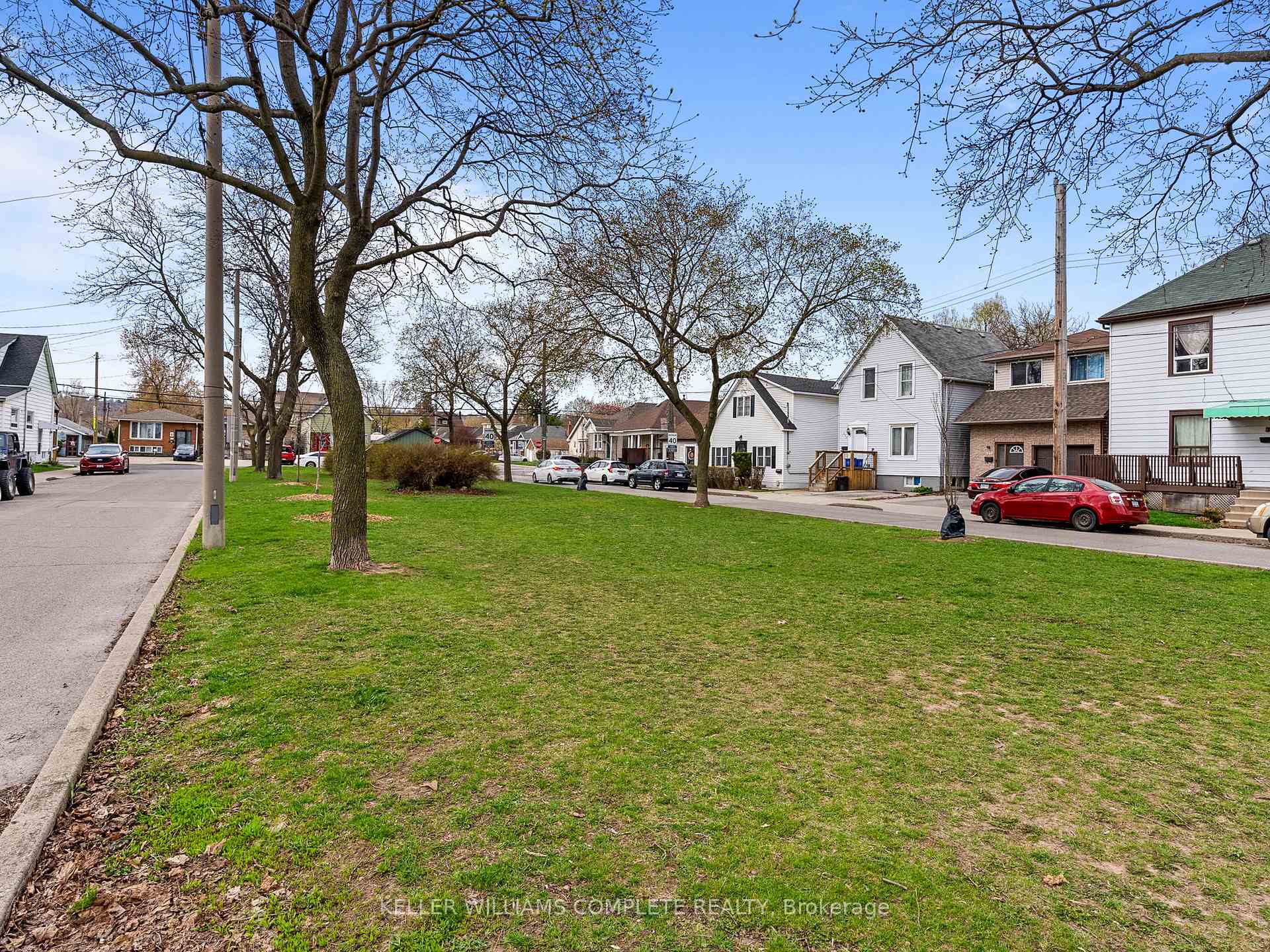 Photo 23 of 174 Park Row N, Hamilton, Crown Point — HOMEH