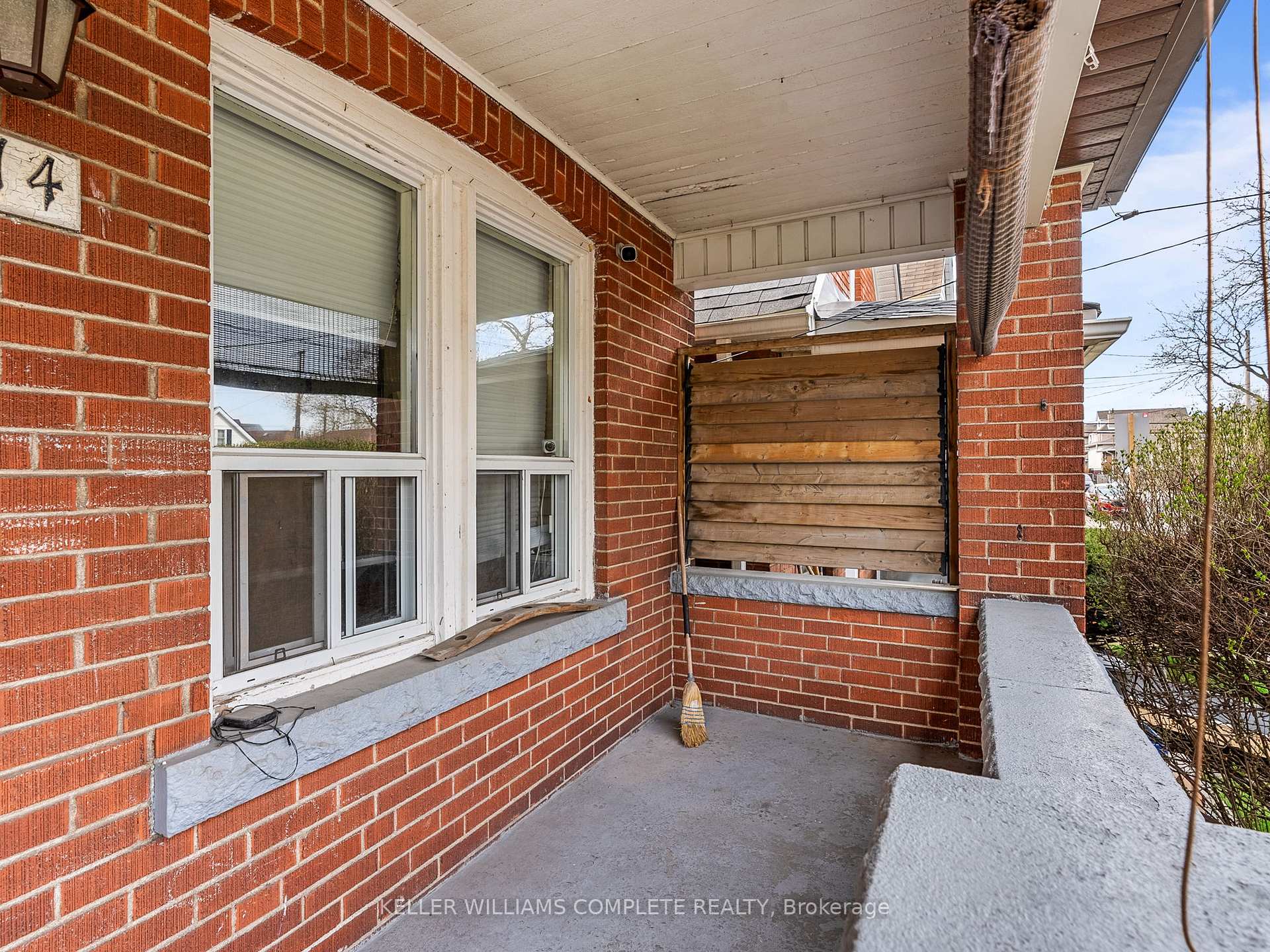 Photo 26 of 174 Park Row N, Hamilton, Crown Point — HOMEH