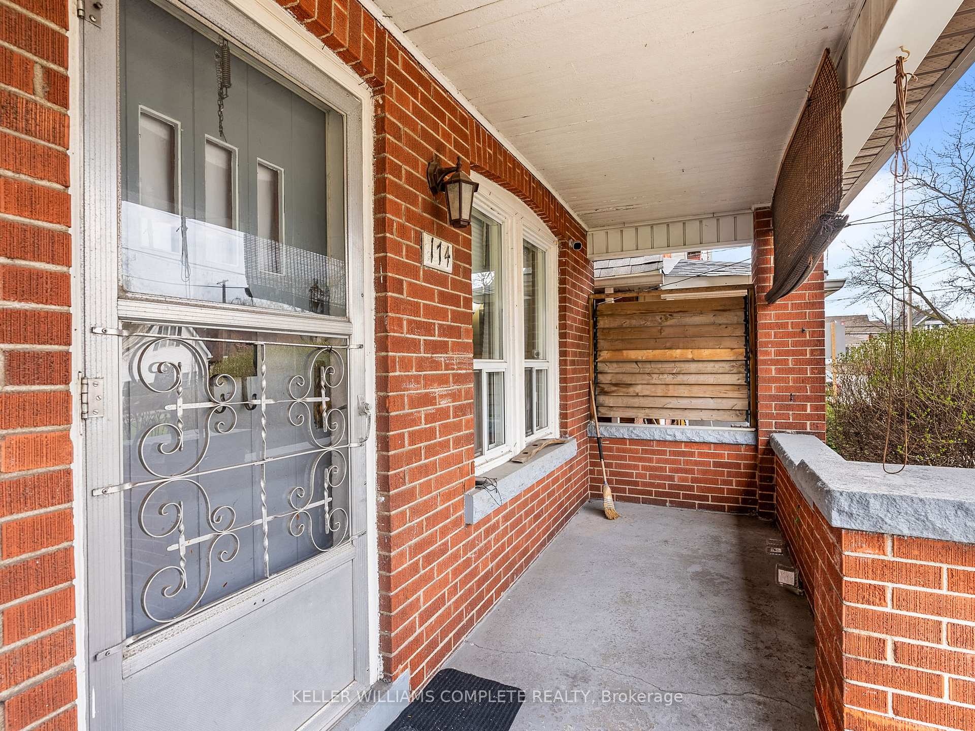 Photo 29 of 174 Park Row N, Hamilton, Crown Point — HOMEH