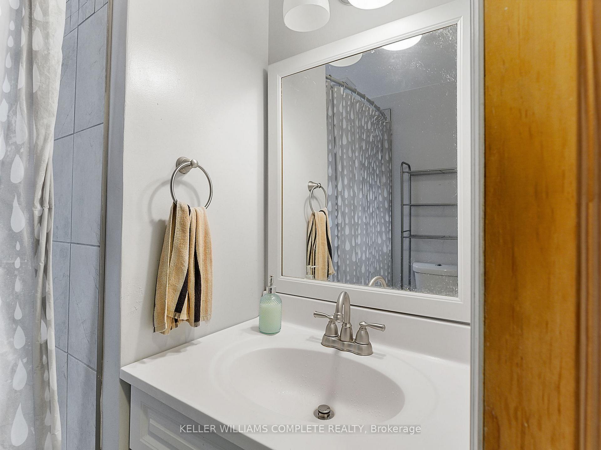 Photo 47 of 174 Park Row N, Hamilton, Crown Point — HOMEH