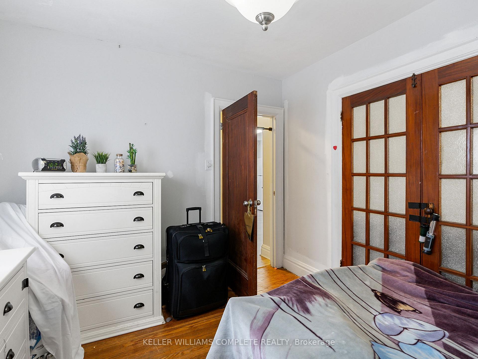 Photo 52 of 174 Park Row N, Hamilton, Crown Point — HOMEH