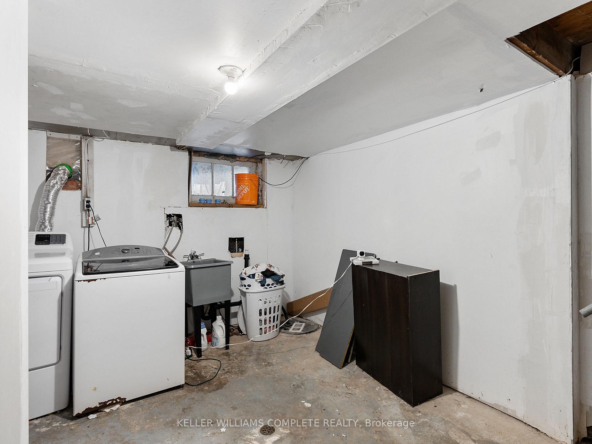 Photo 55 of 174 Park Row N, Hamilton, Crown Point — HOMEH