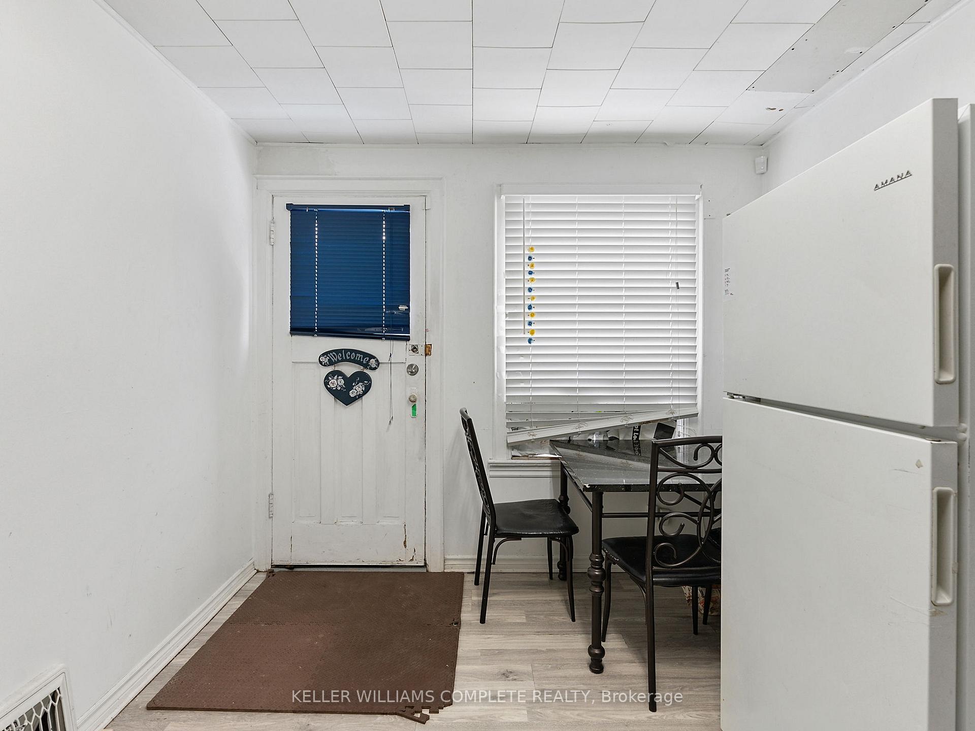 Photo 18 of 174 Park Row N, Hamilton, Crown Point — HOMEH