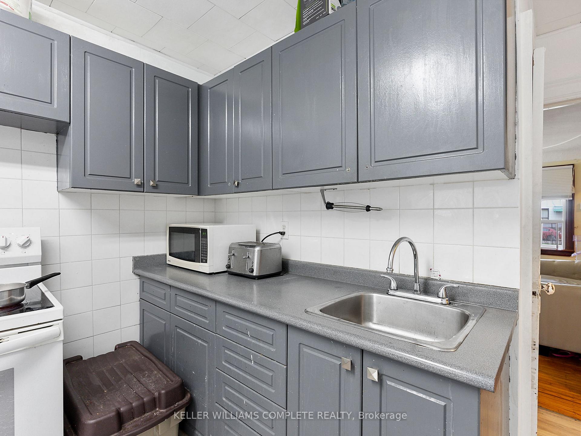 Photo 61 of 174 Park Row N, Hamilton, Crown Point — HOMEH