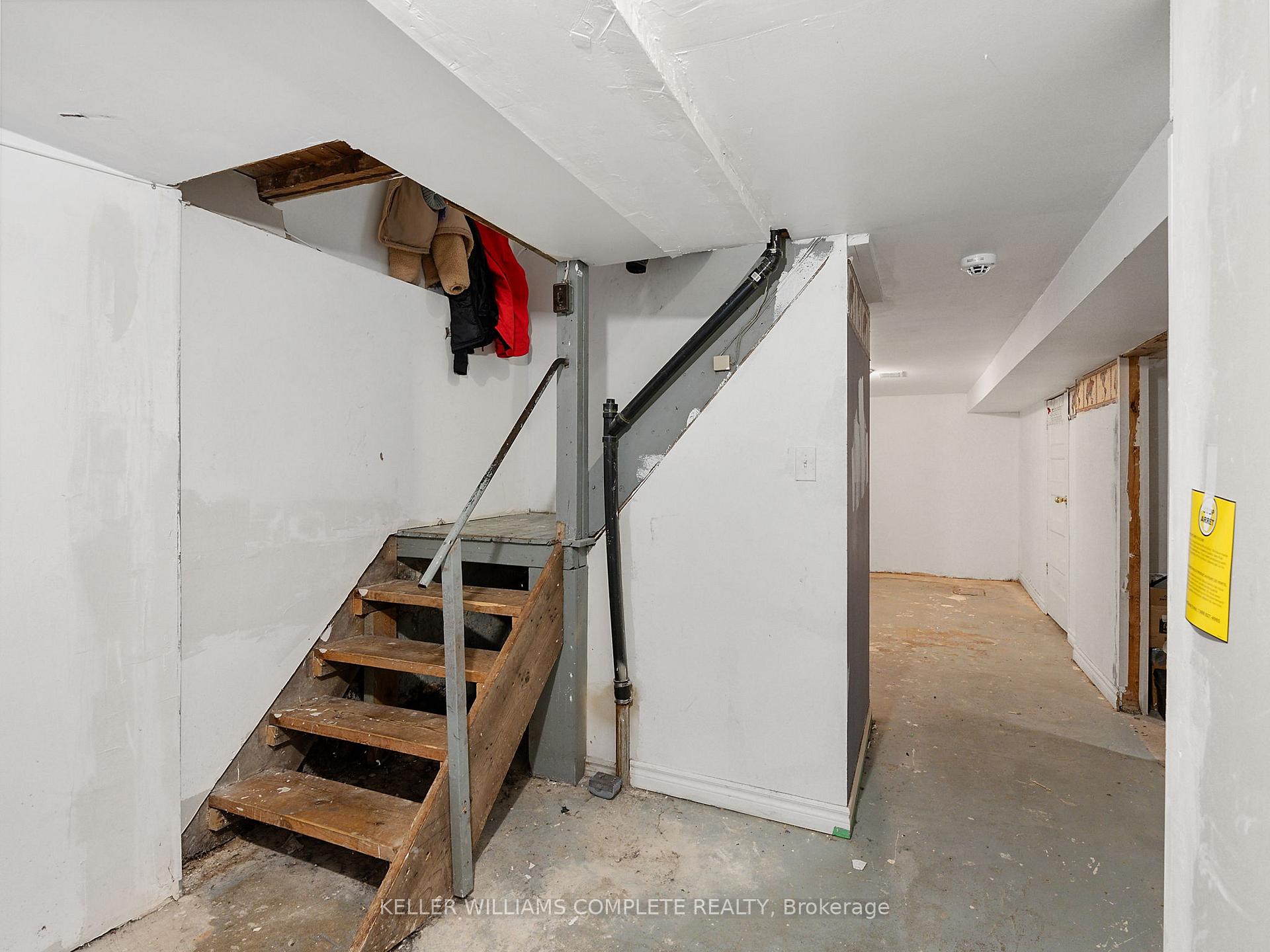 Photo 73 of 174 Park Row N, Hamilton, Crown Point — HOMEH