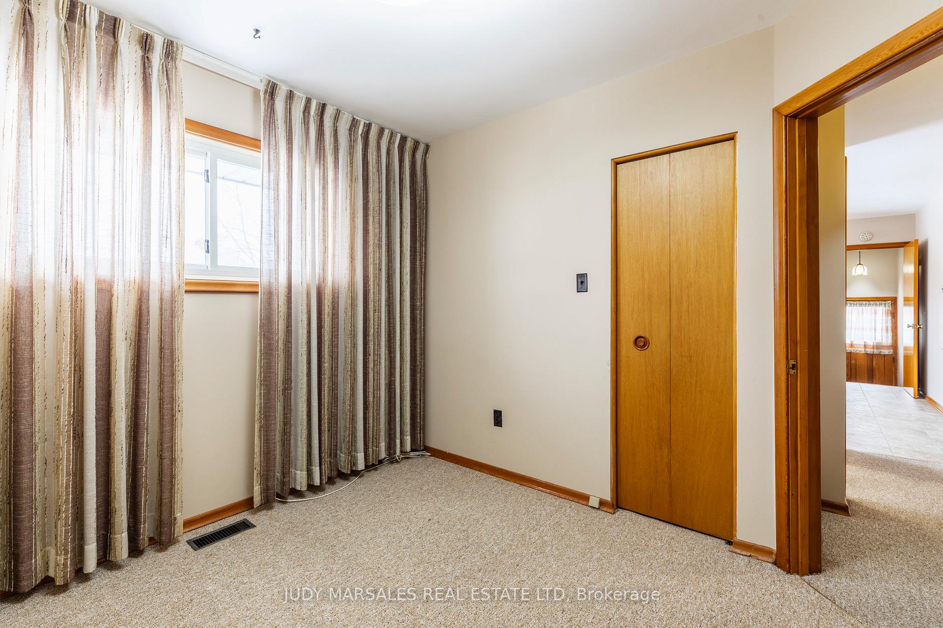 Photo 14 of 13 Skyland Drive, Hamilton, Centremount — HOMEH