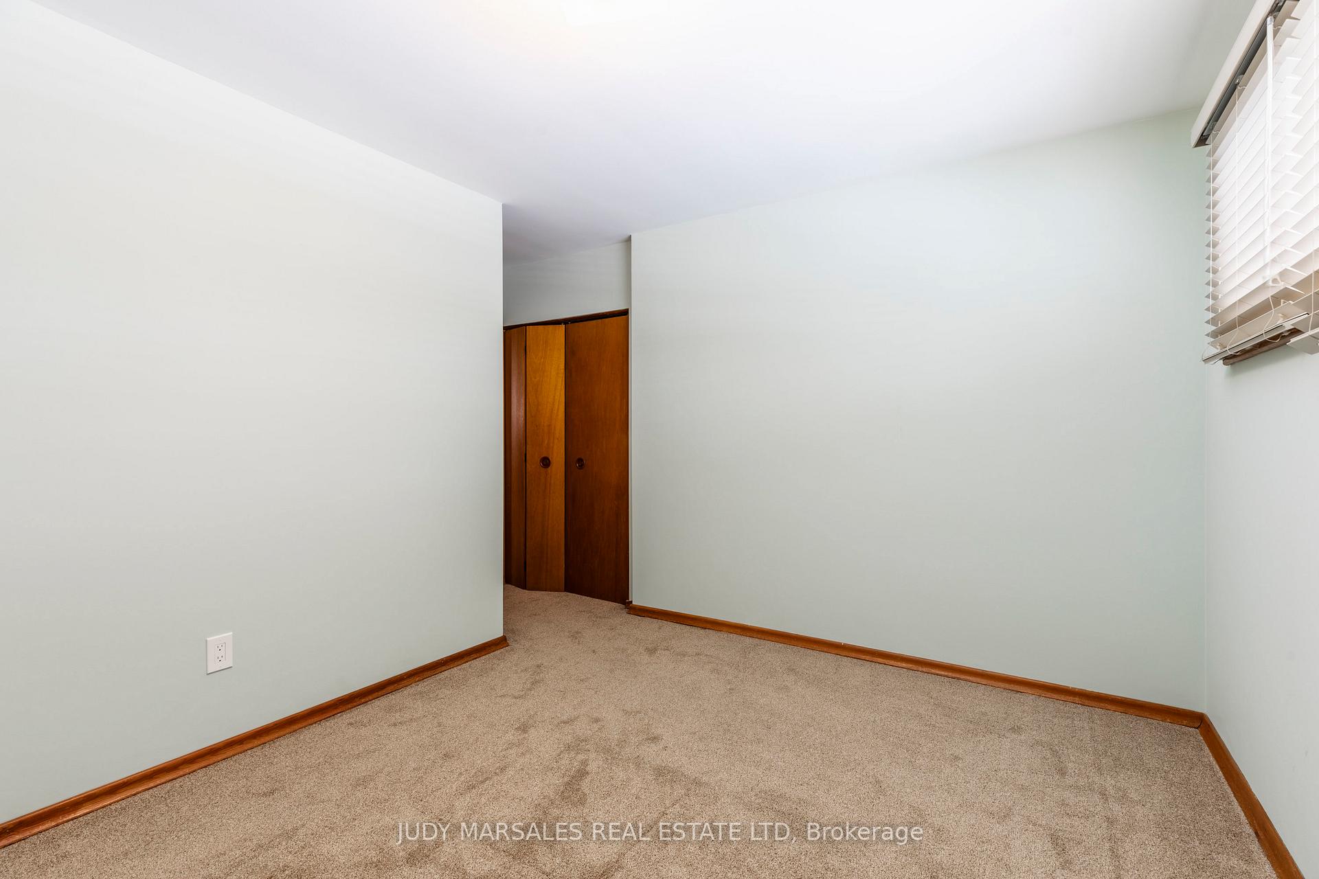 Photo 18 of 13 Skyland Drive, Hamilton, Centremount — HOMEH