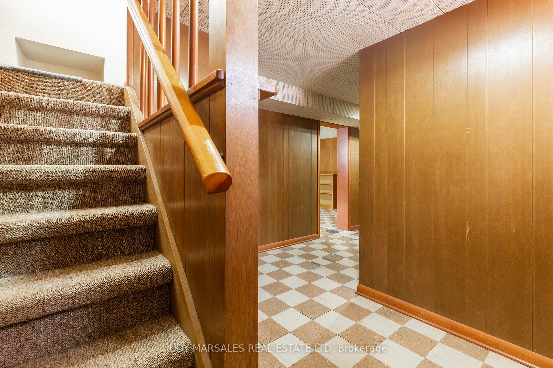 Photo 20 of 13 Skyland Drive, Hamilton, Centremount — HOMEH