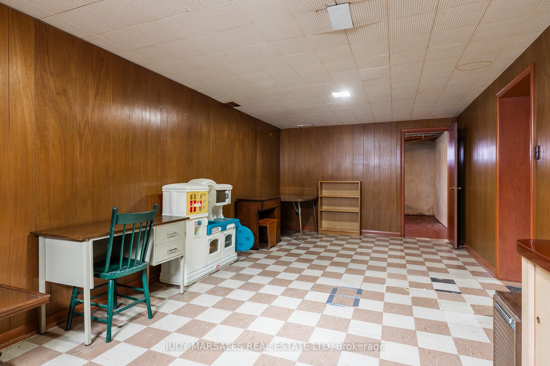 Photo 59 of 13 Skyland Drive, Hamilton, Centremount — HOMEH