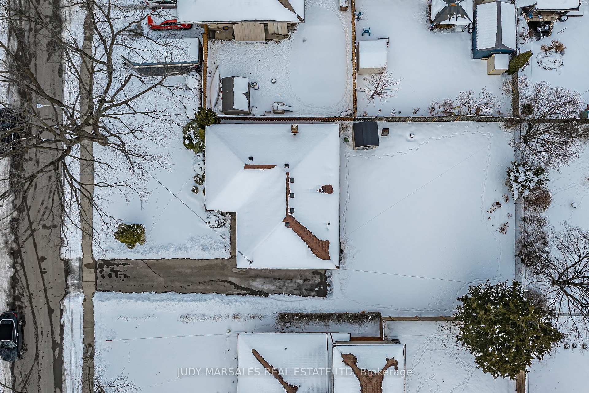 Photo 24 of 13 Skyland Drive, Hamilton, Centremount — HOMEH