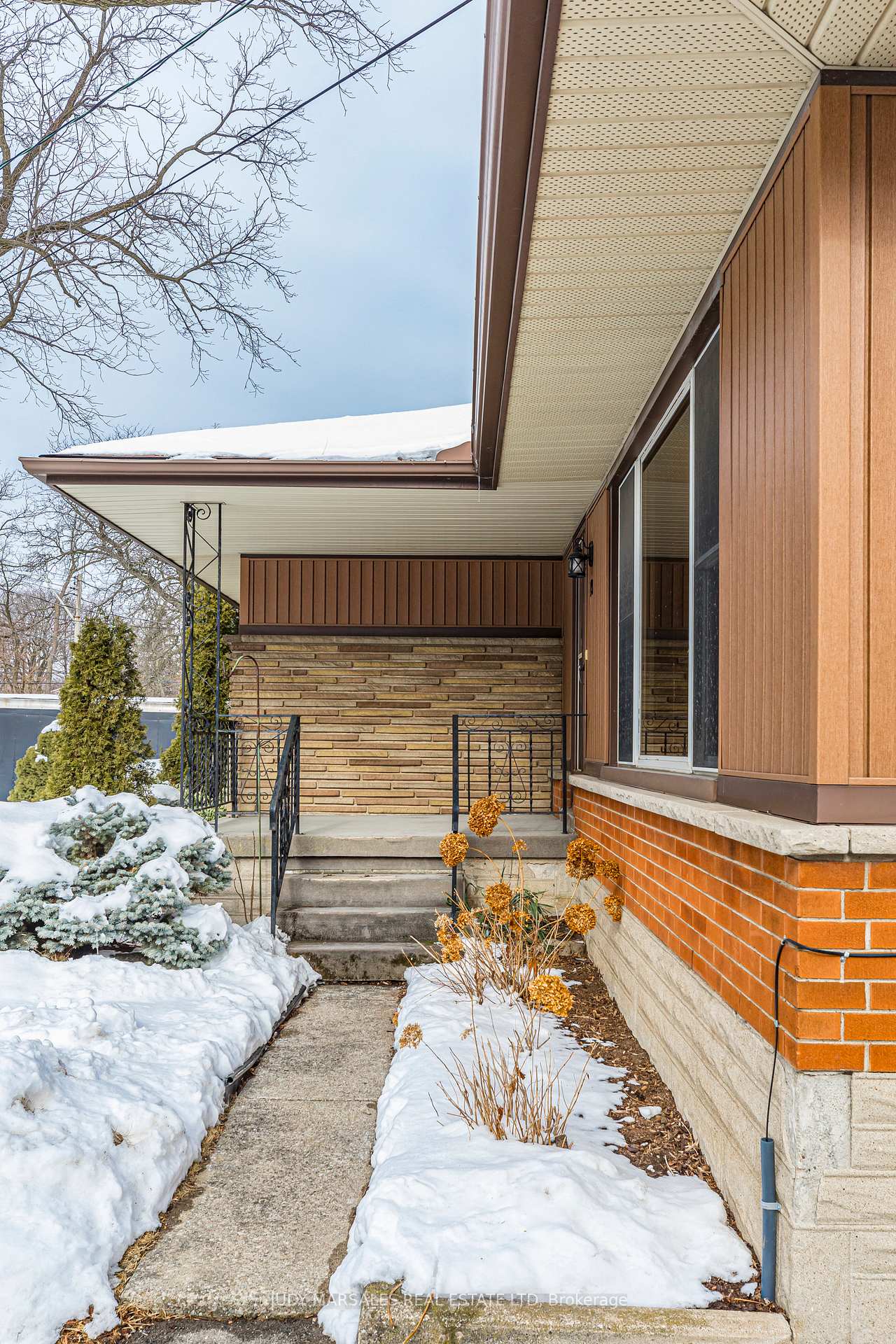 Photo 25 of 13 Skyland Drive, Hamilton, Centremount — HOMEH