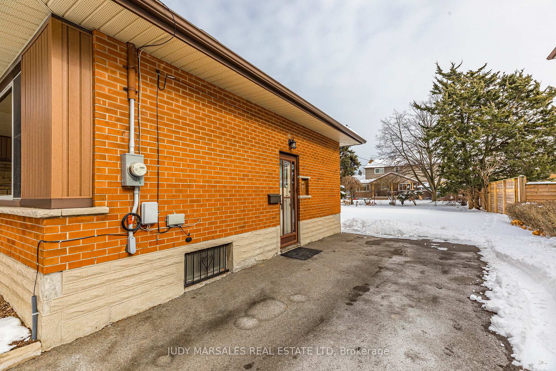 Photo 49 of 13 Skyland Drive, Hamilton, Centremount — HOMEH
