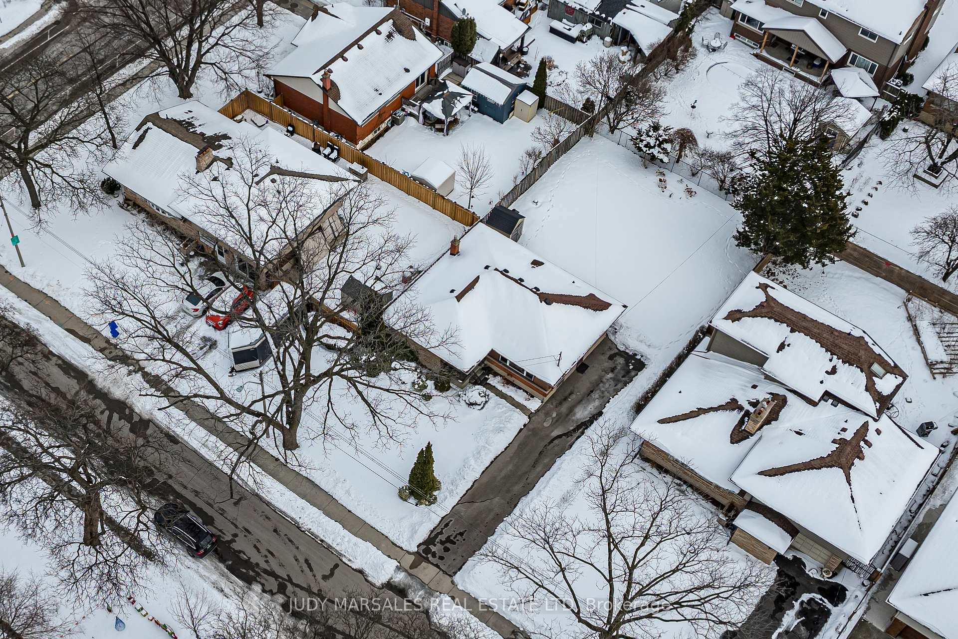 Photo 55 of 13 Skyland Drive, Hamilton, Centremount — HOMEH