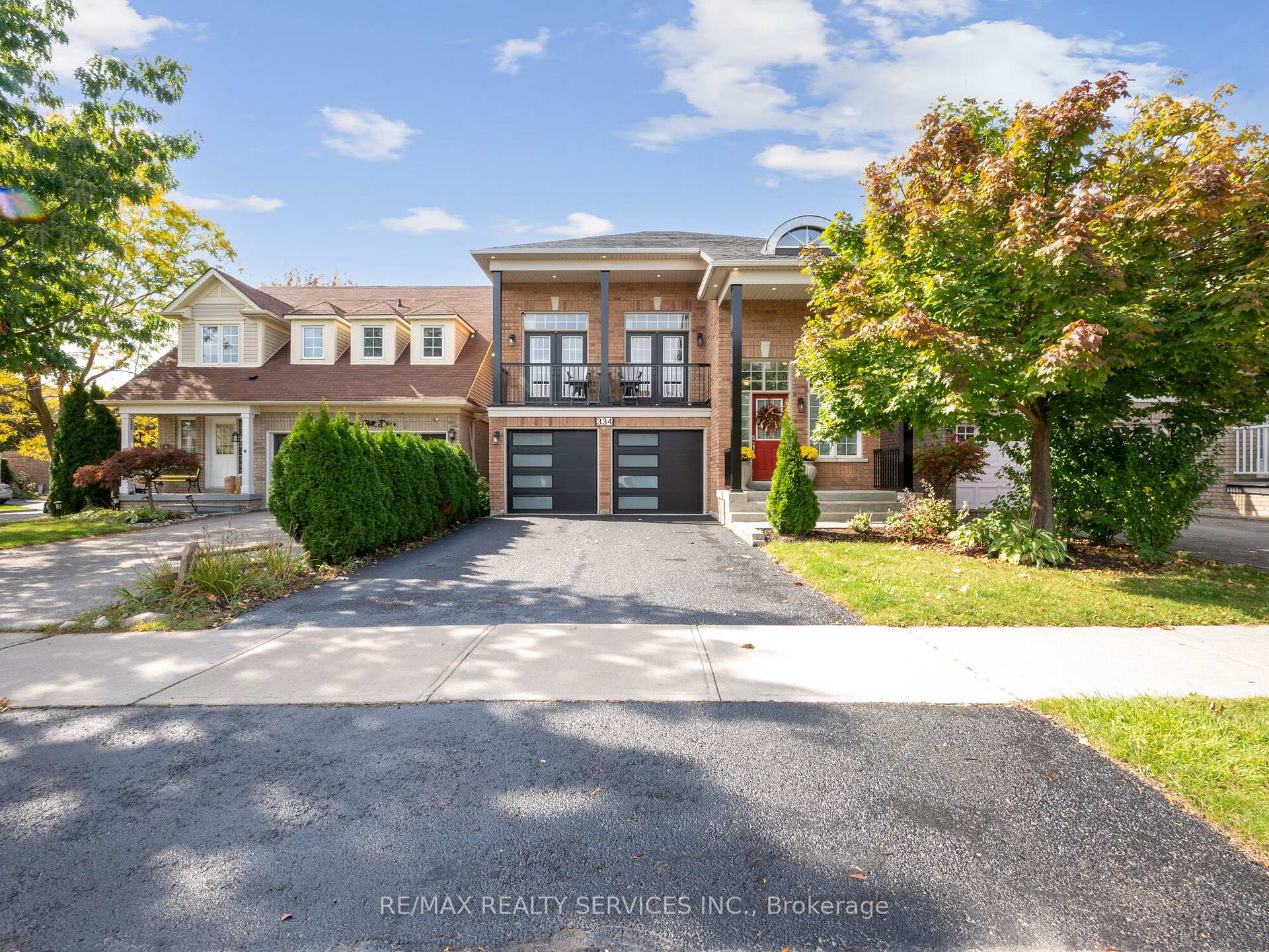 Photo 2 of 334 Edenbrook Hill Drive, Brampton, Fletcher's Meadow — HOMEH