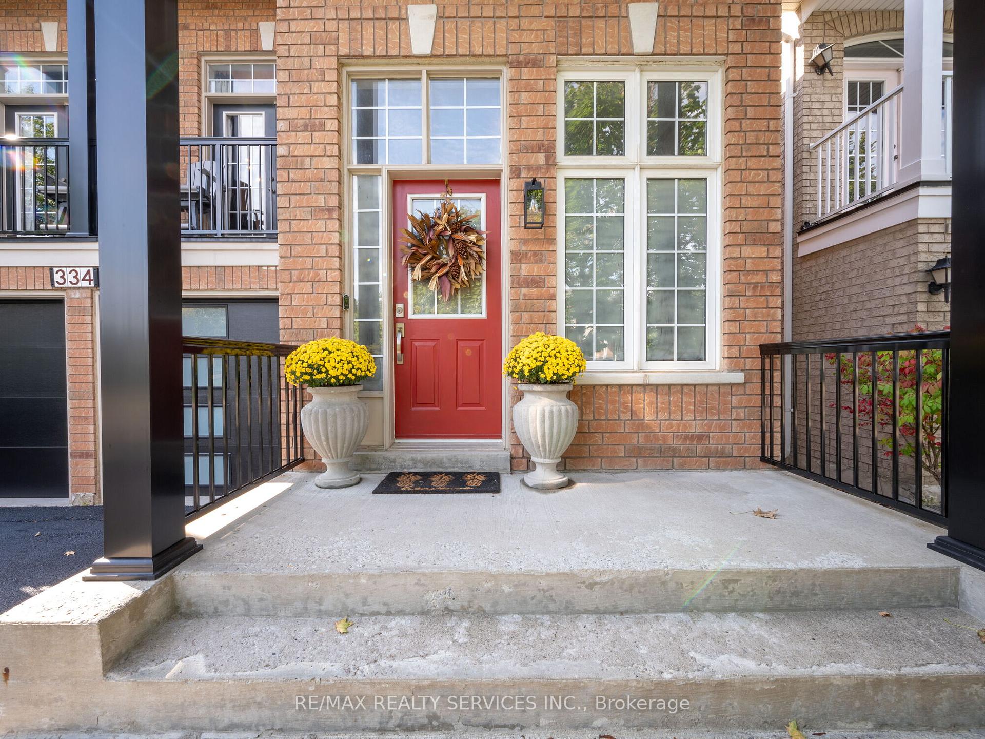 Photo 3 of 334 Edenbrook Hill Drive, Brampton, Fletcher's Meadow — HOMEH