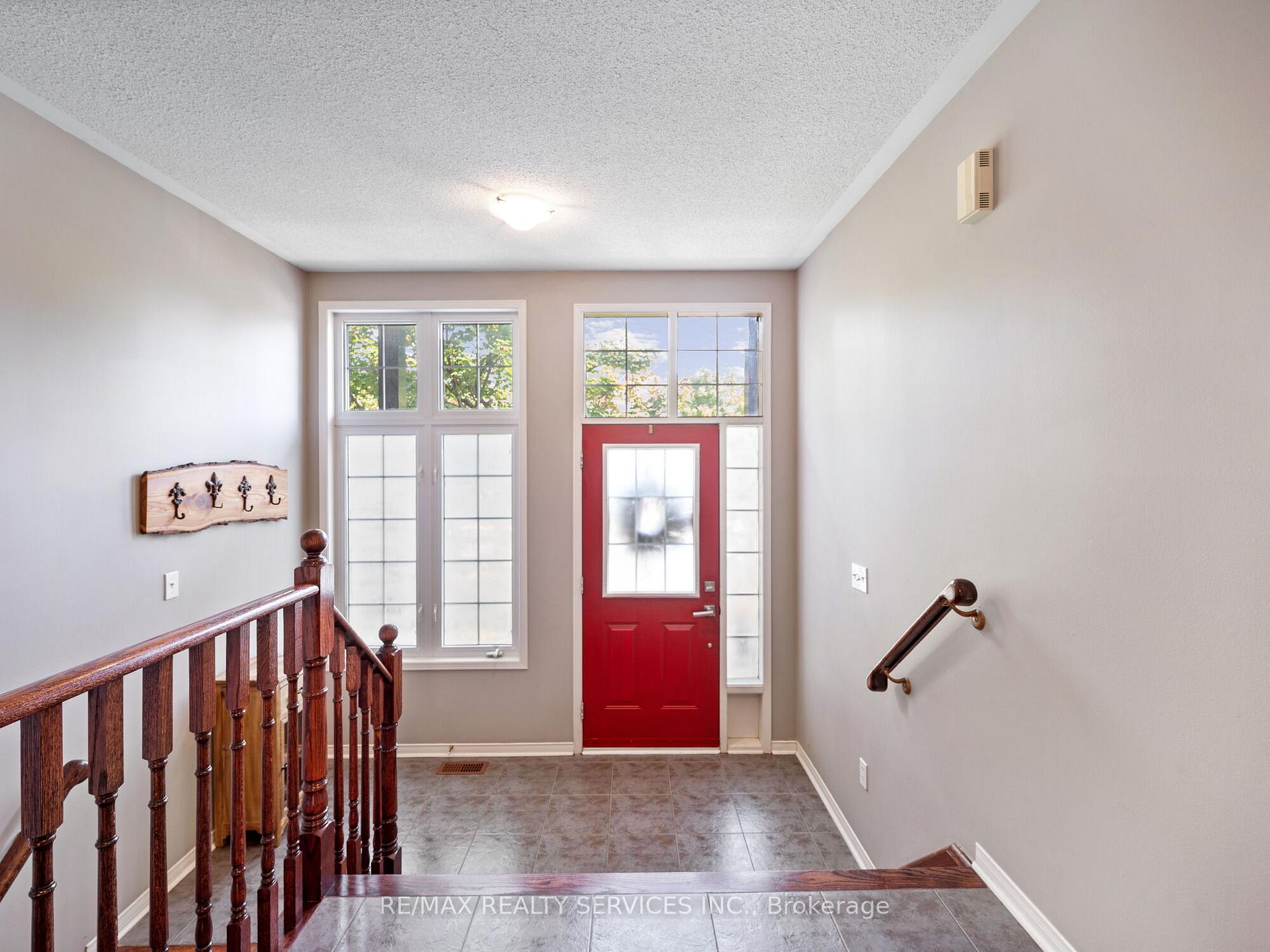 Photo 5 of 334 Edenbrook Hill Drive, Brampton, Fletcher's Meadow — HOMEH