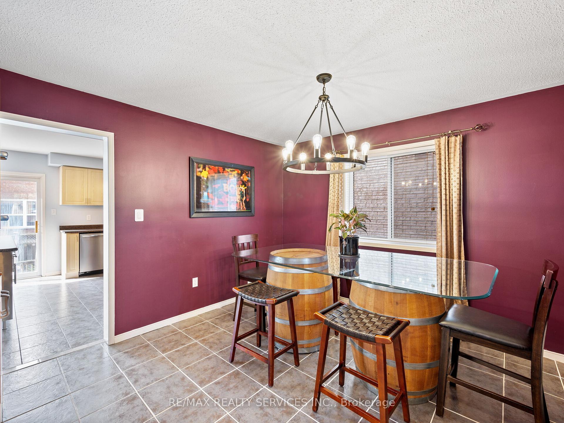 Photo 7 of 334 Edenbrook Hill Drive, Brampton, Fletcher's Meadow — HOMEH