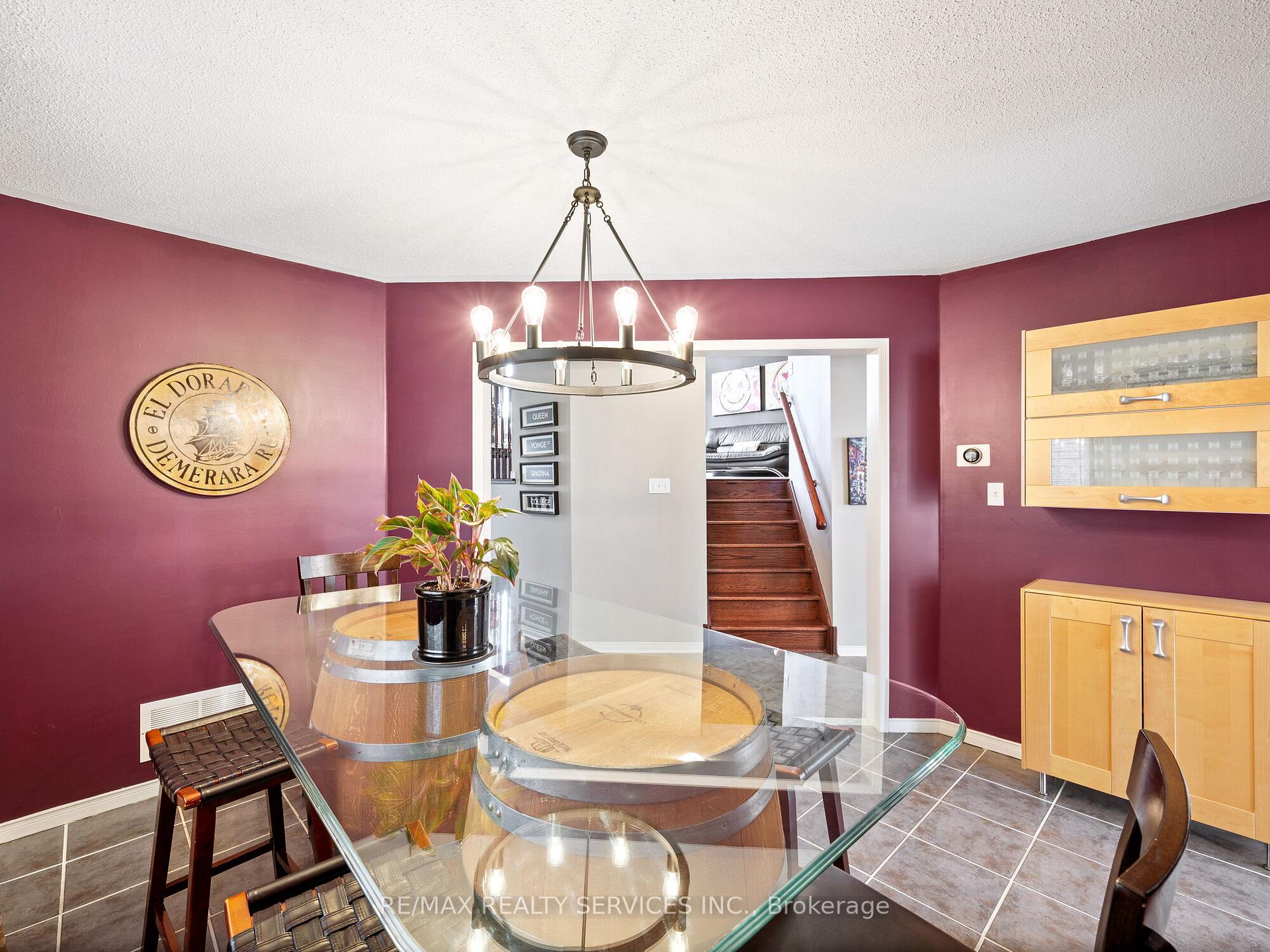 Photo 8 of 334 Edenbrook Hill Drive, Brampton, Fletcher's Meadow — HOMEH