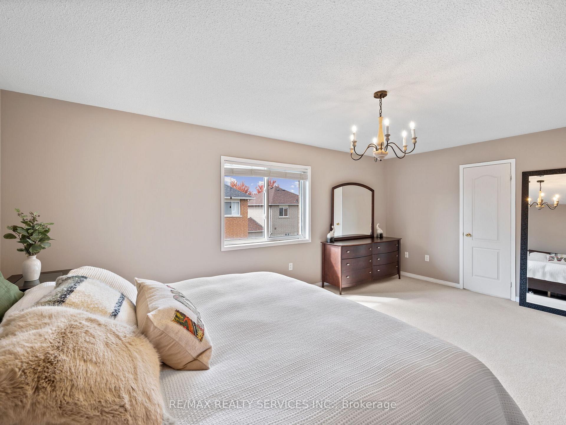 Photo 28 of 334 Edenbrook Hill Drive, Brampton, Fletcher's Meadow — HOMEH