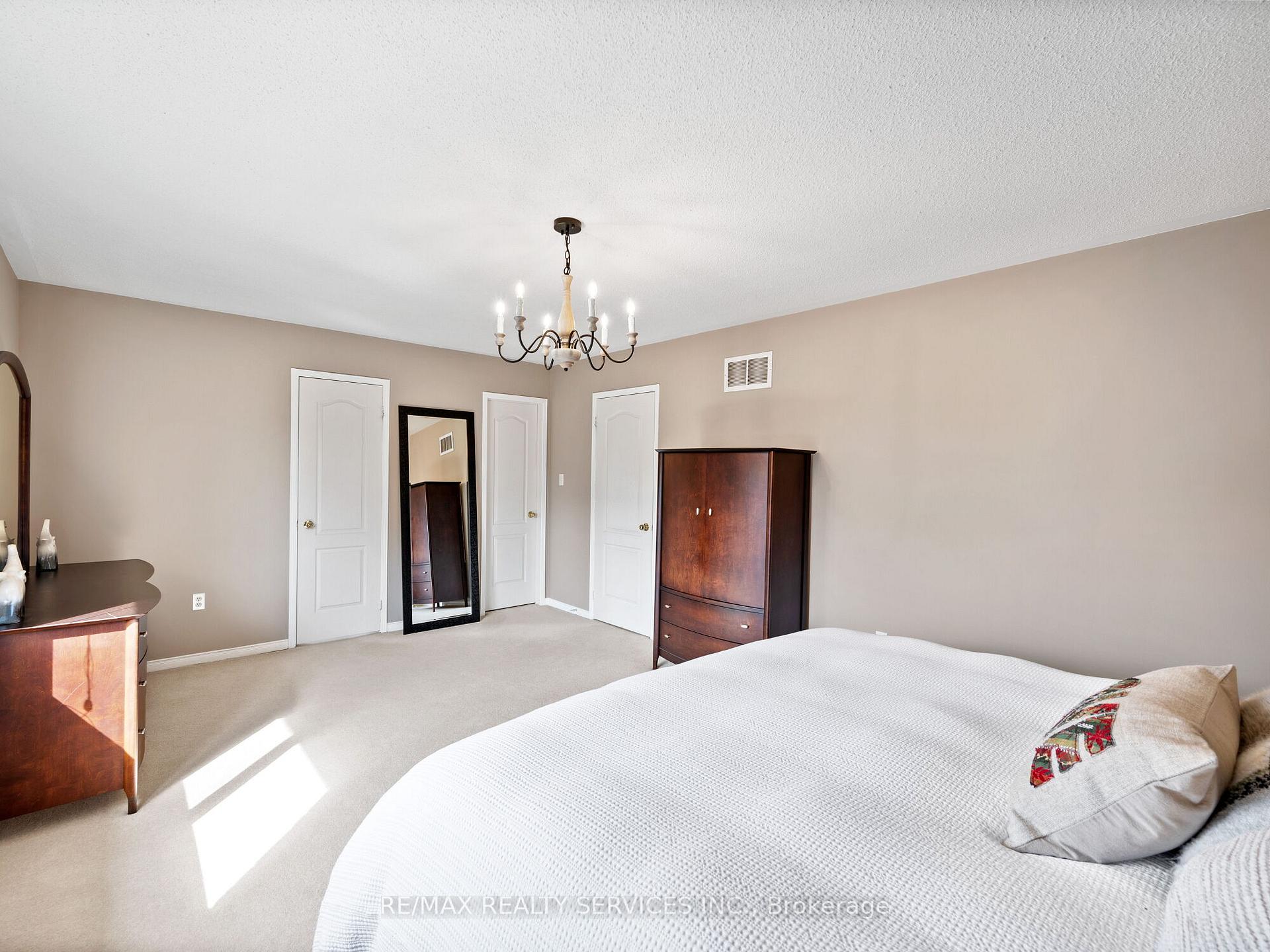 Photo 29 of 334 Edenbrook Hill Drive, Brampton, Fletcher's Meadow — HOMEH