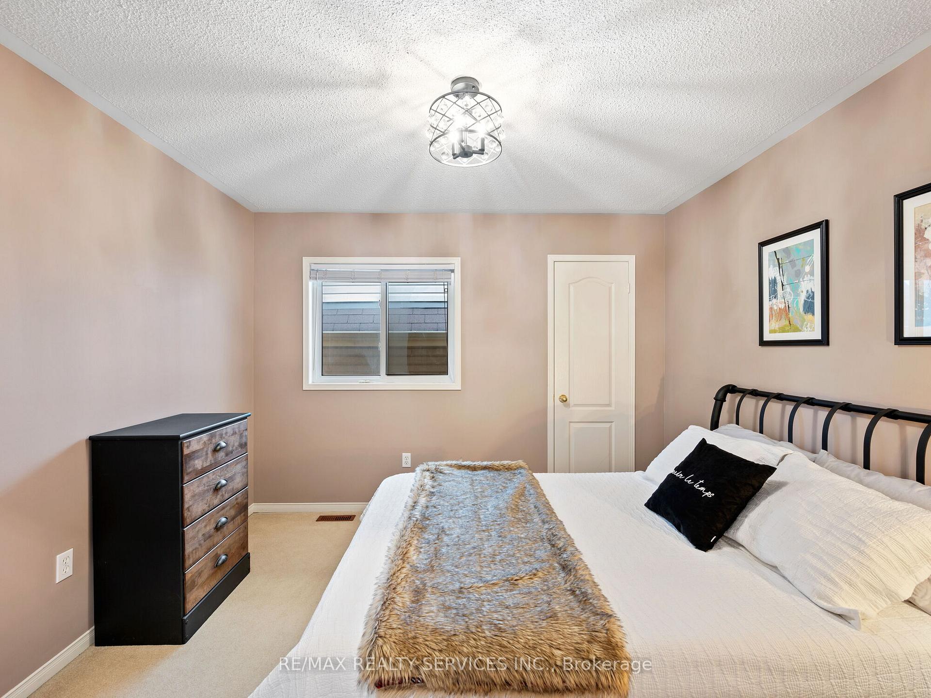 Photo 31 of 334 Edenbrook Hill Drive, Brampton, Fletcher's Meadow — HOMEH