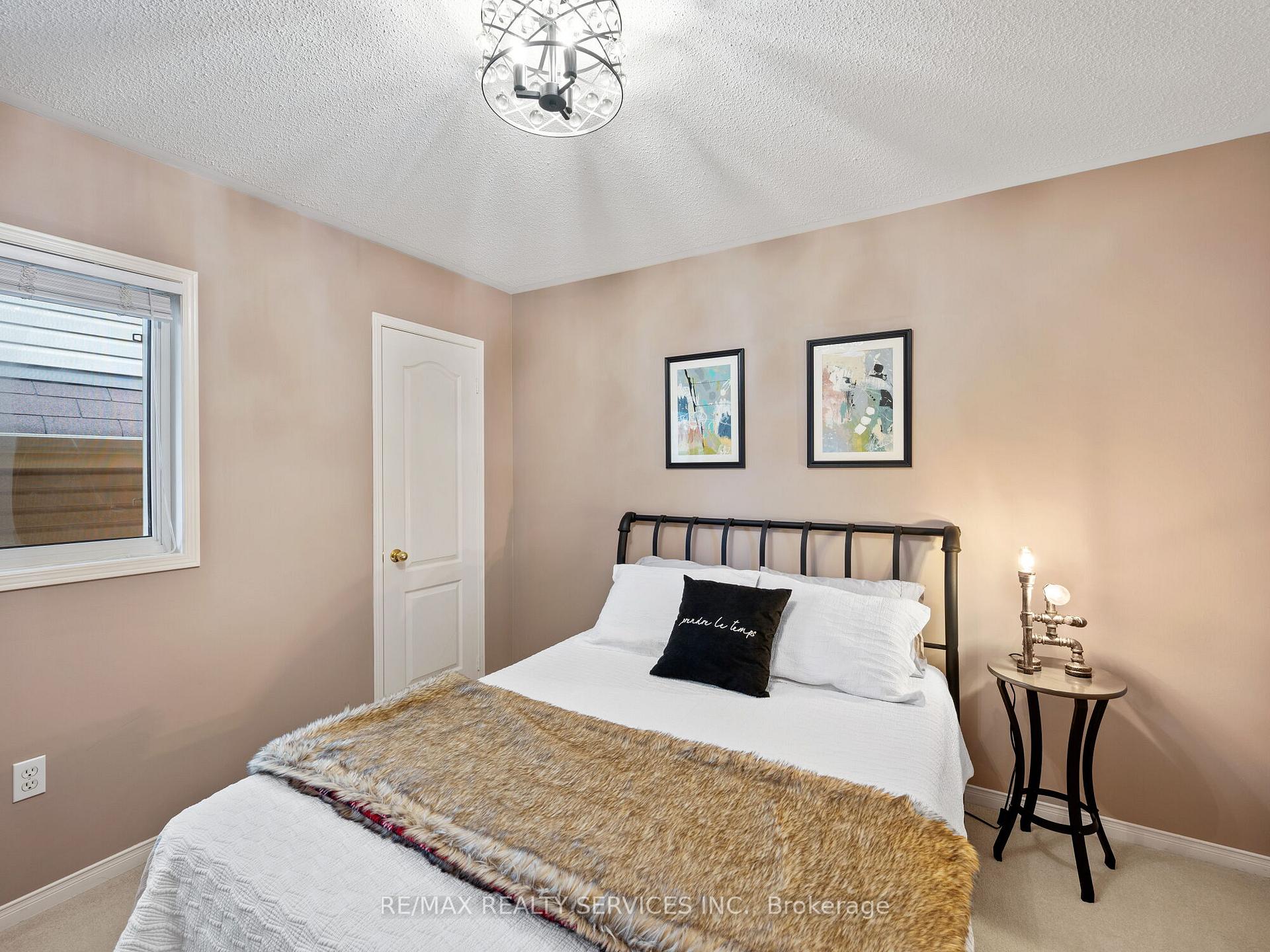 Photo 32 of 334 Edenbrook Hill Drive, Brampton, Fletcher's Meadow — HOMEH