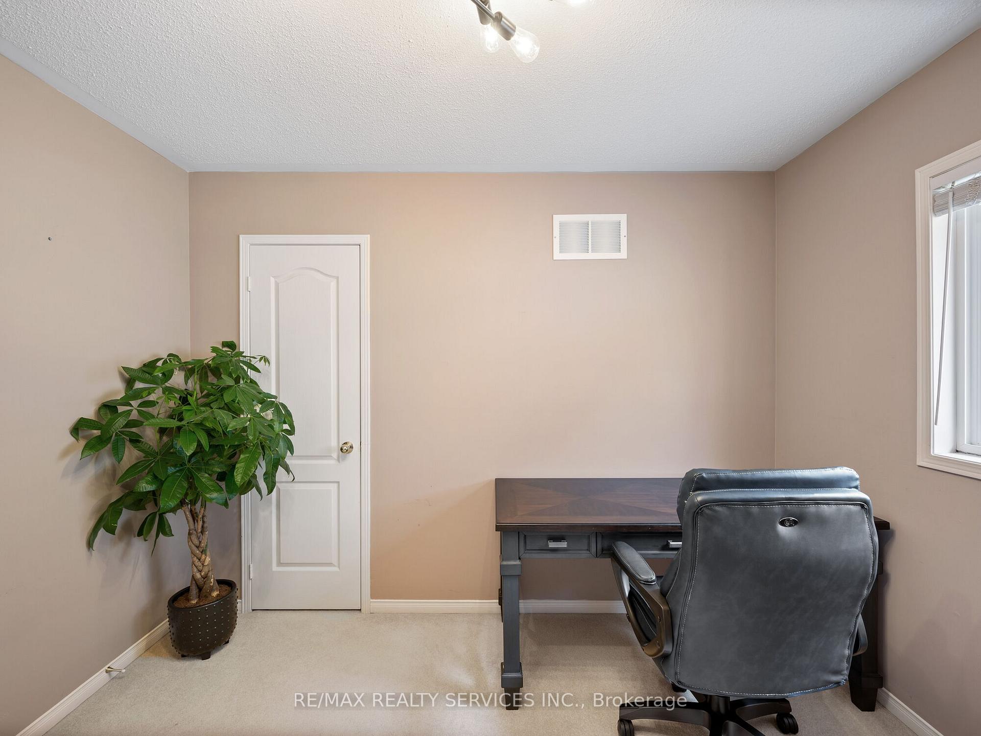 Photo 35 of 334 Edenbrook Hill Drive, Brampton, Fletcher's Meadow — HOMEH