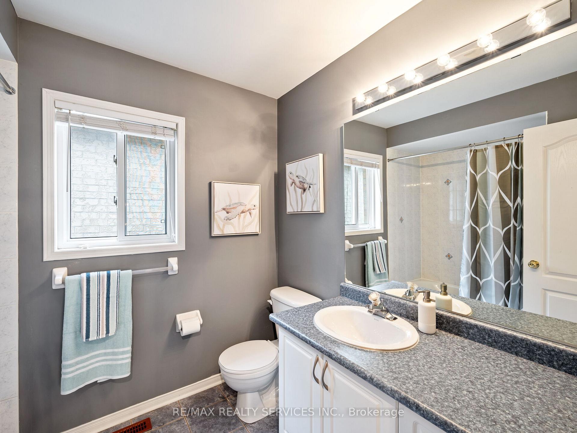 Photo 37 of 334 Edenbrook Hill Drive, Brampton, Fletcher's Meadow — HOMEH