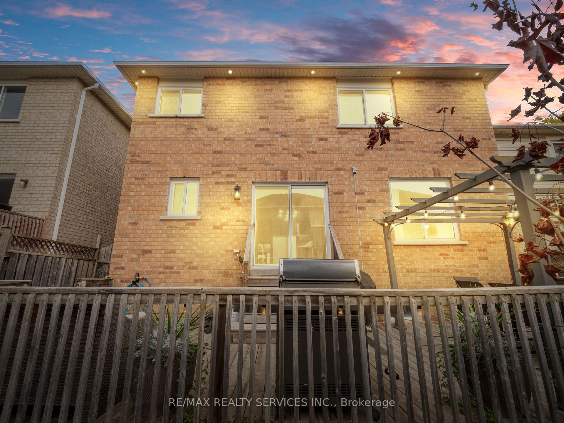 Photo 40 of 334 Edenbrook Hill Drive, Brampton, Fletcher's Meadow — HOMEH