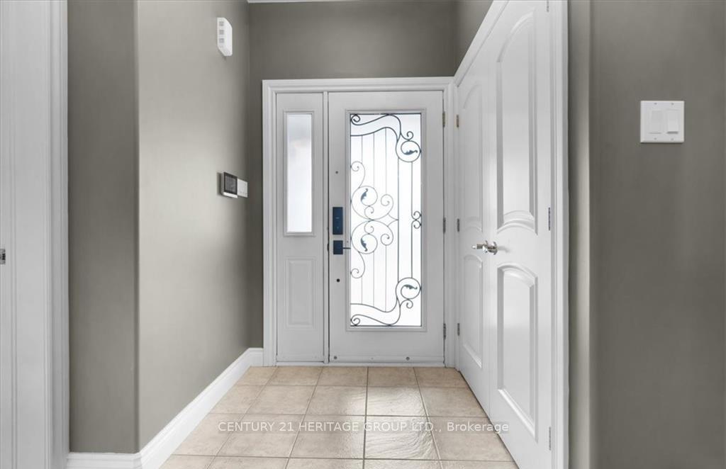 Photo 3 of 217 Galileo Drive, Hamilton, Stoney Creek — HOMEH