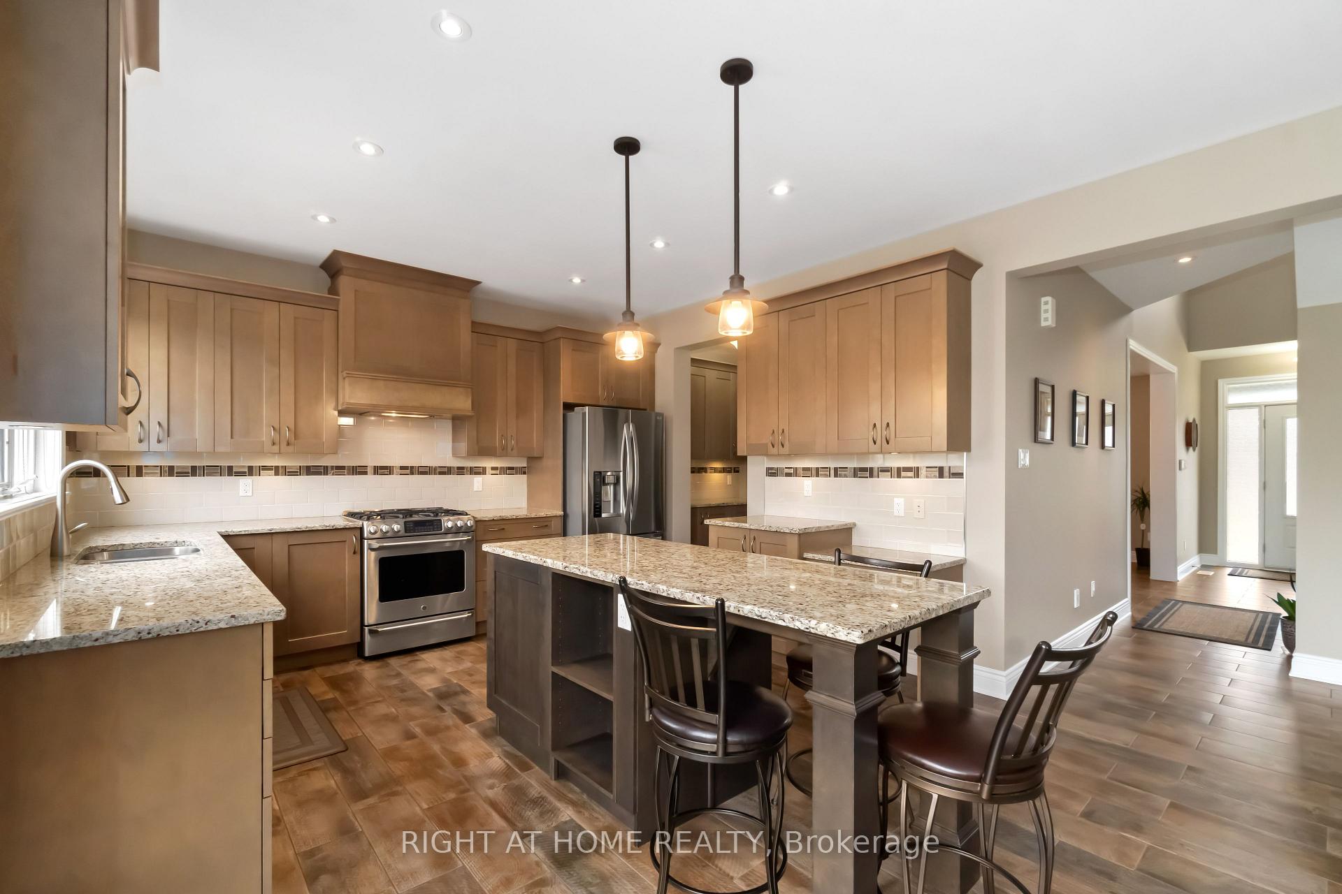 Photo 11 of 124 Dulmage Crescent, Carleton Place — HOMEH