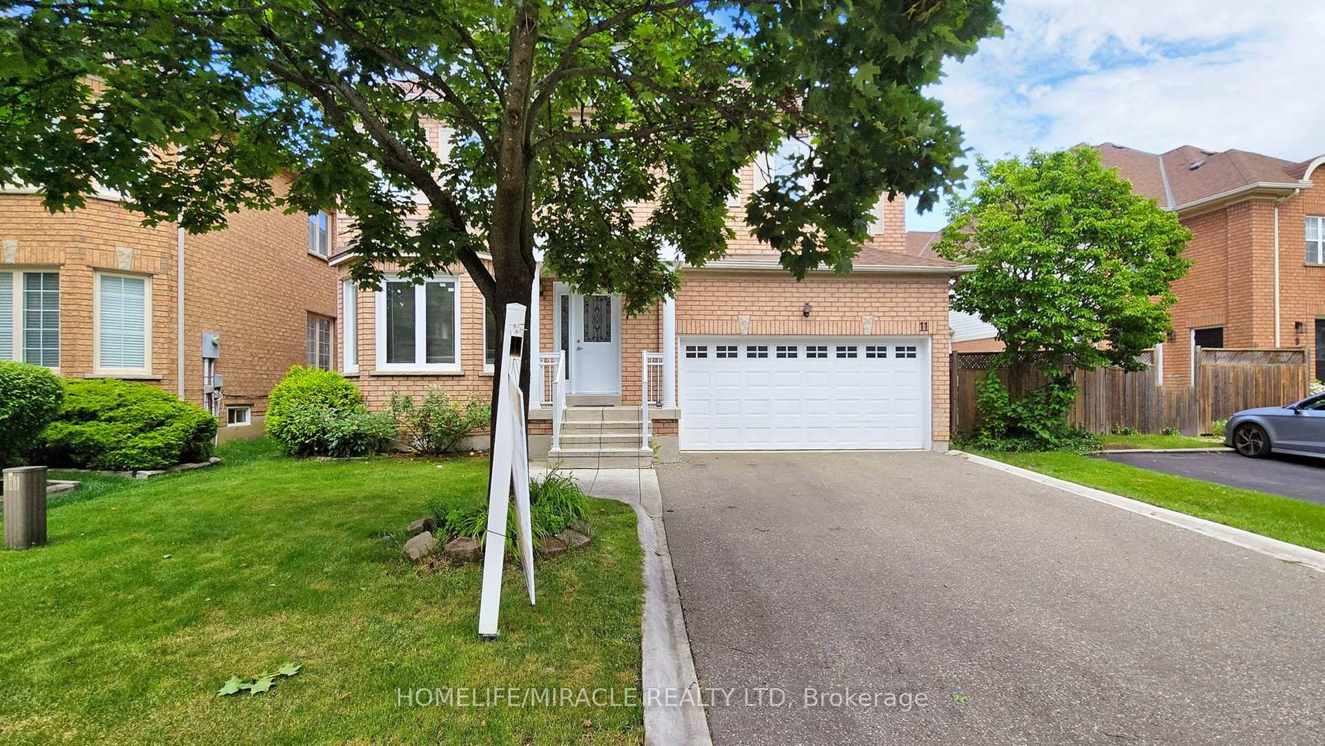 Photo 2 of 11 Badger Avenue, Brampton, Sandringham-Wellington — HOMEH