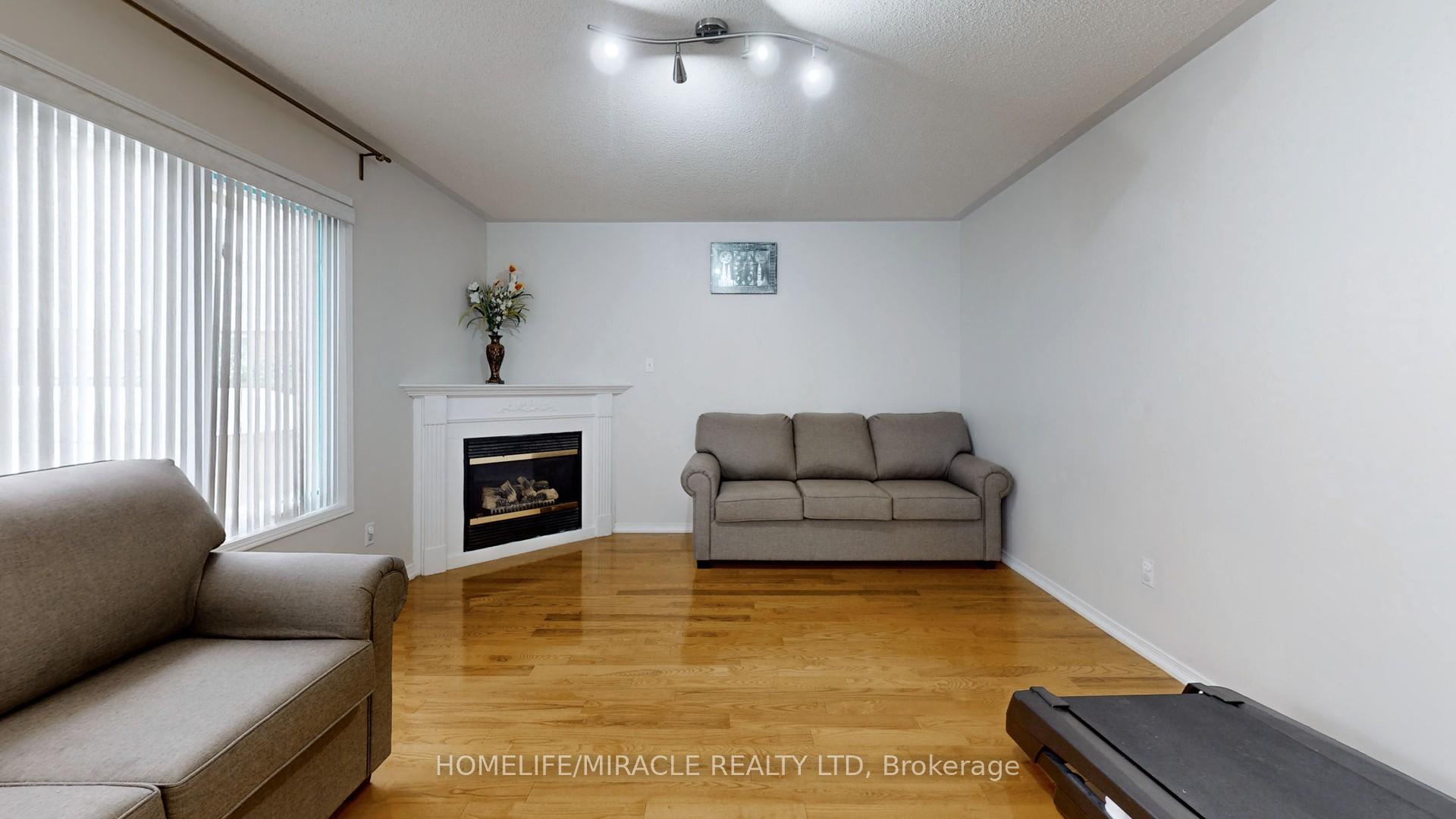 Photo 7 of 11 Badger Avenue, Brampton, Sandringham-Wellington — HOMEH