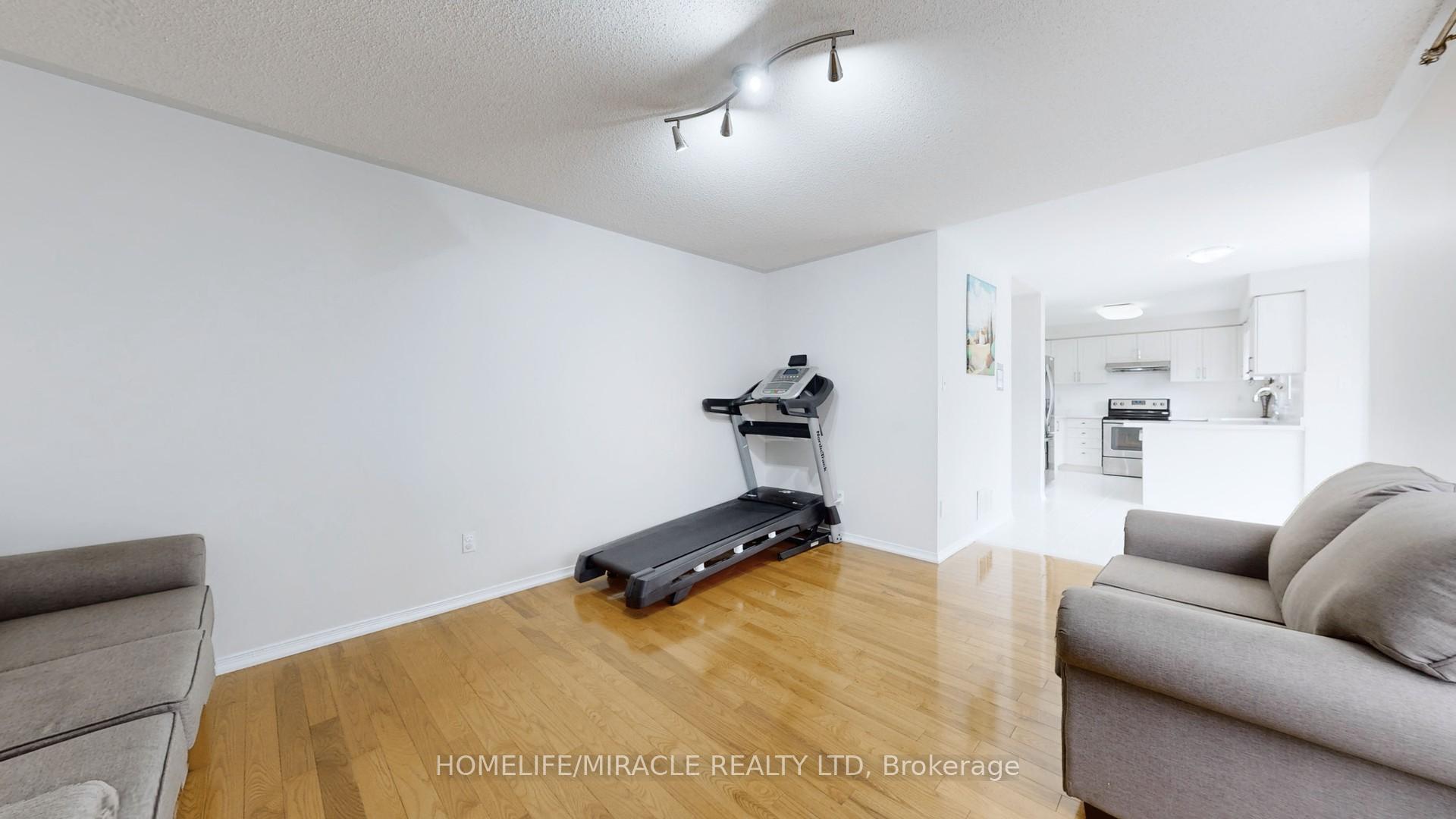 Photo 8 of 11 Badger Avenue, Brampton, Sandringham-Wellington — HOMEH