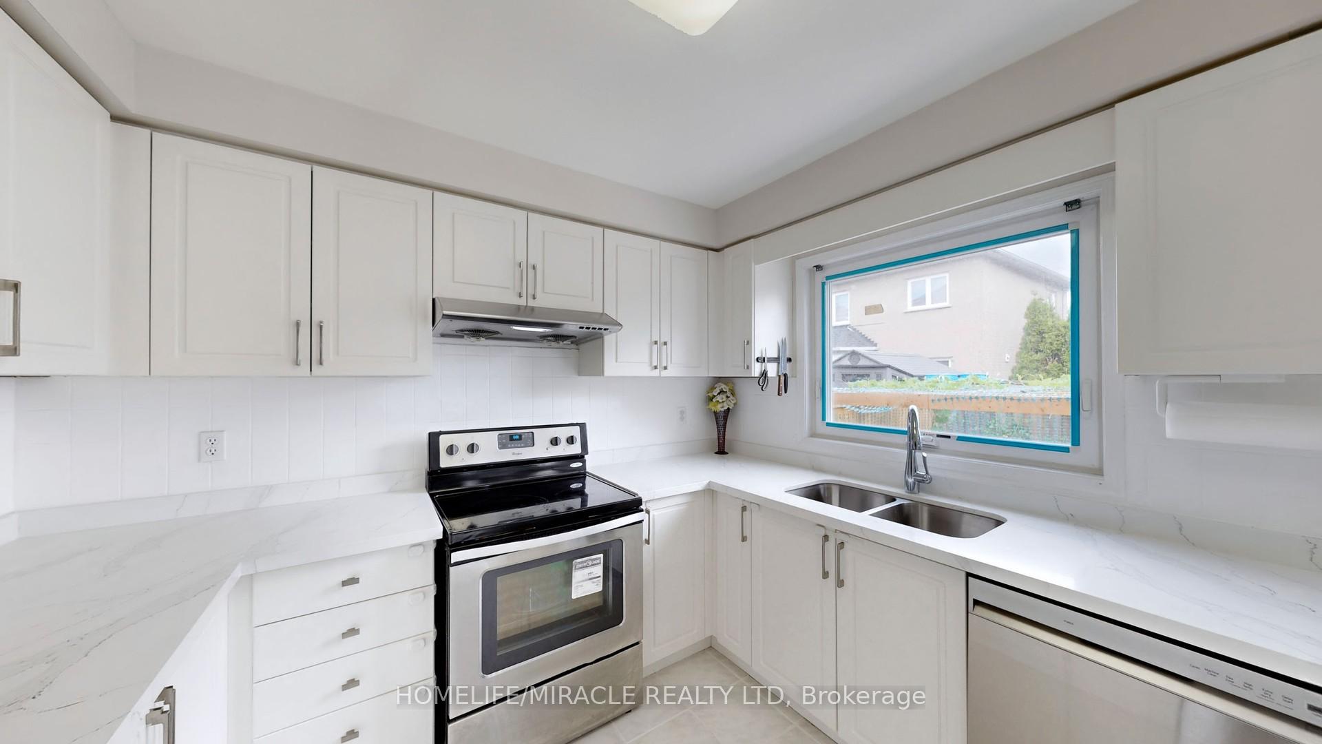 Photo 15 of 11 Badger Avenue, Brampton, Sandringham-Wellington — HOMEH
