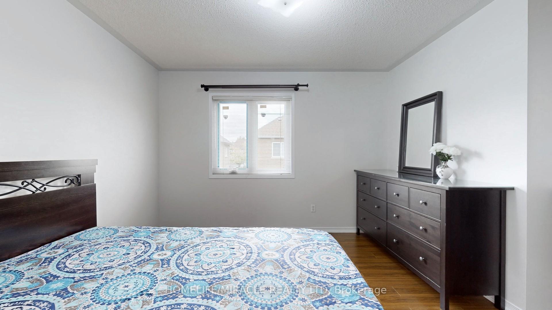 Photo 26 of 11 Badger Avenue, Brampton, Sandringham-Wellington — HOMEH