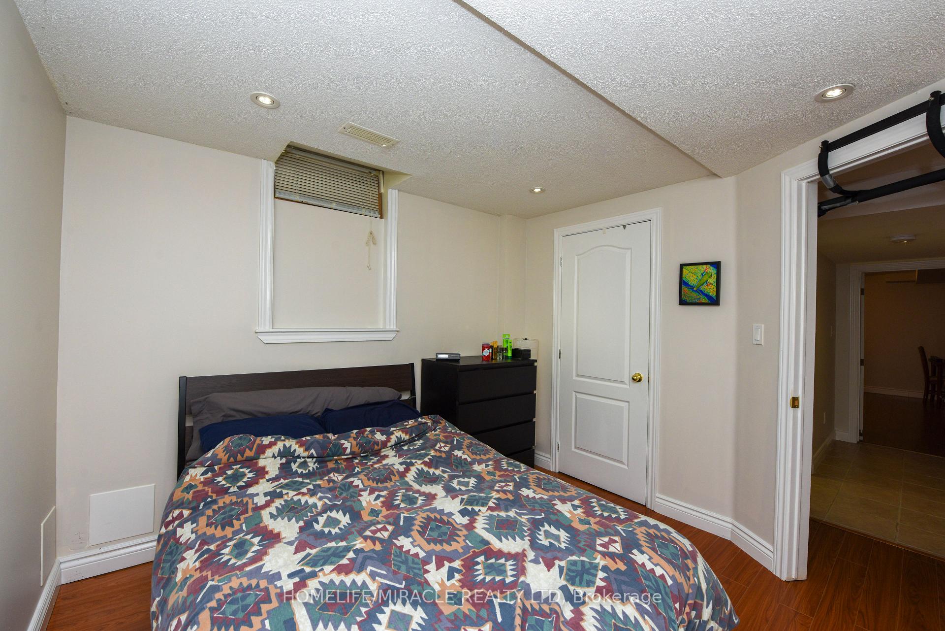 Photo 37 of 11 Badger Avenue, Brampton, Sandringham-Wellington — HOMEH