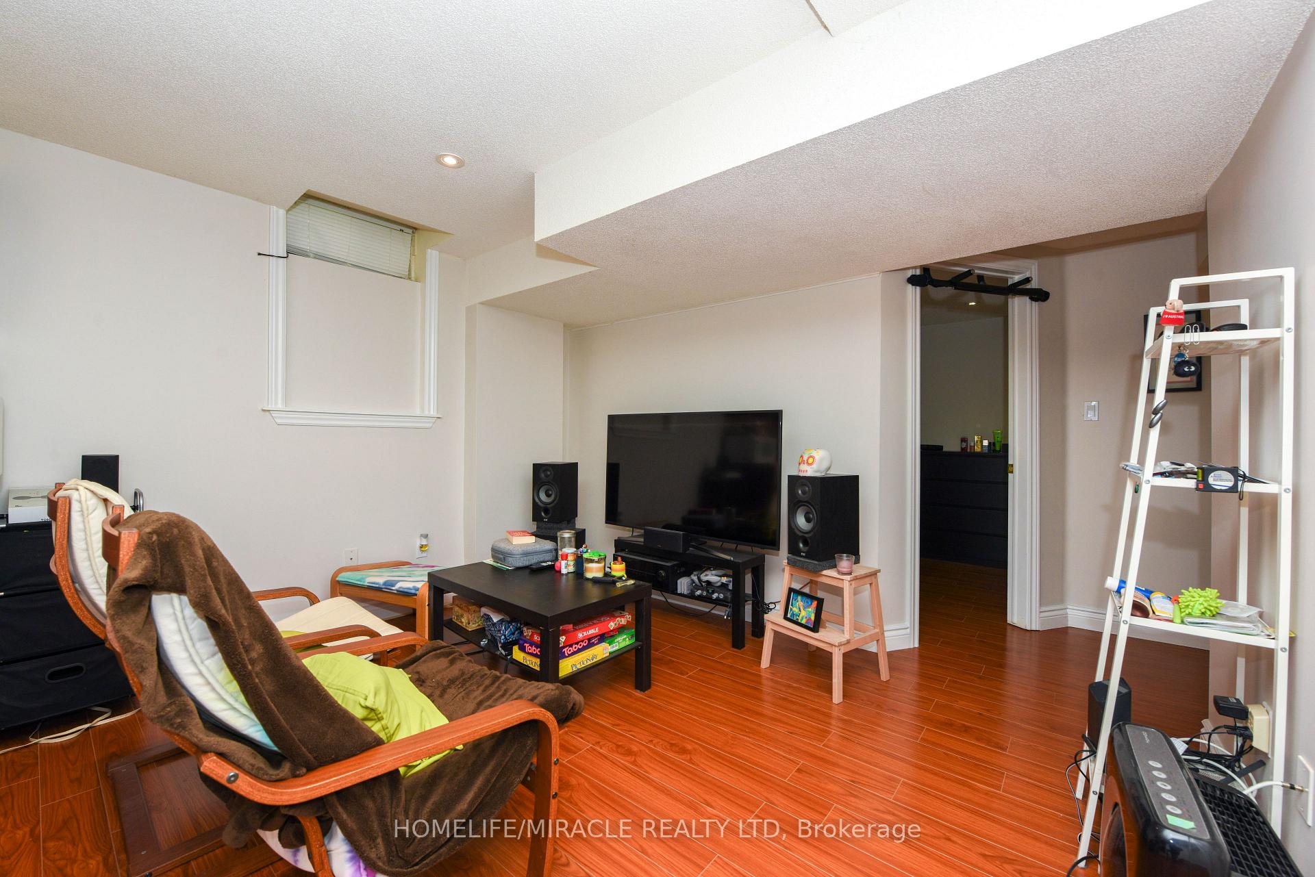 Photo 38 of 11 Badger Avenue, Brampton, Sandringham-Wellington — HOMEH