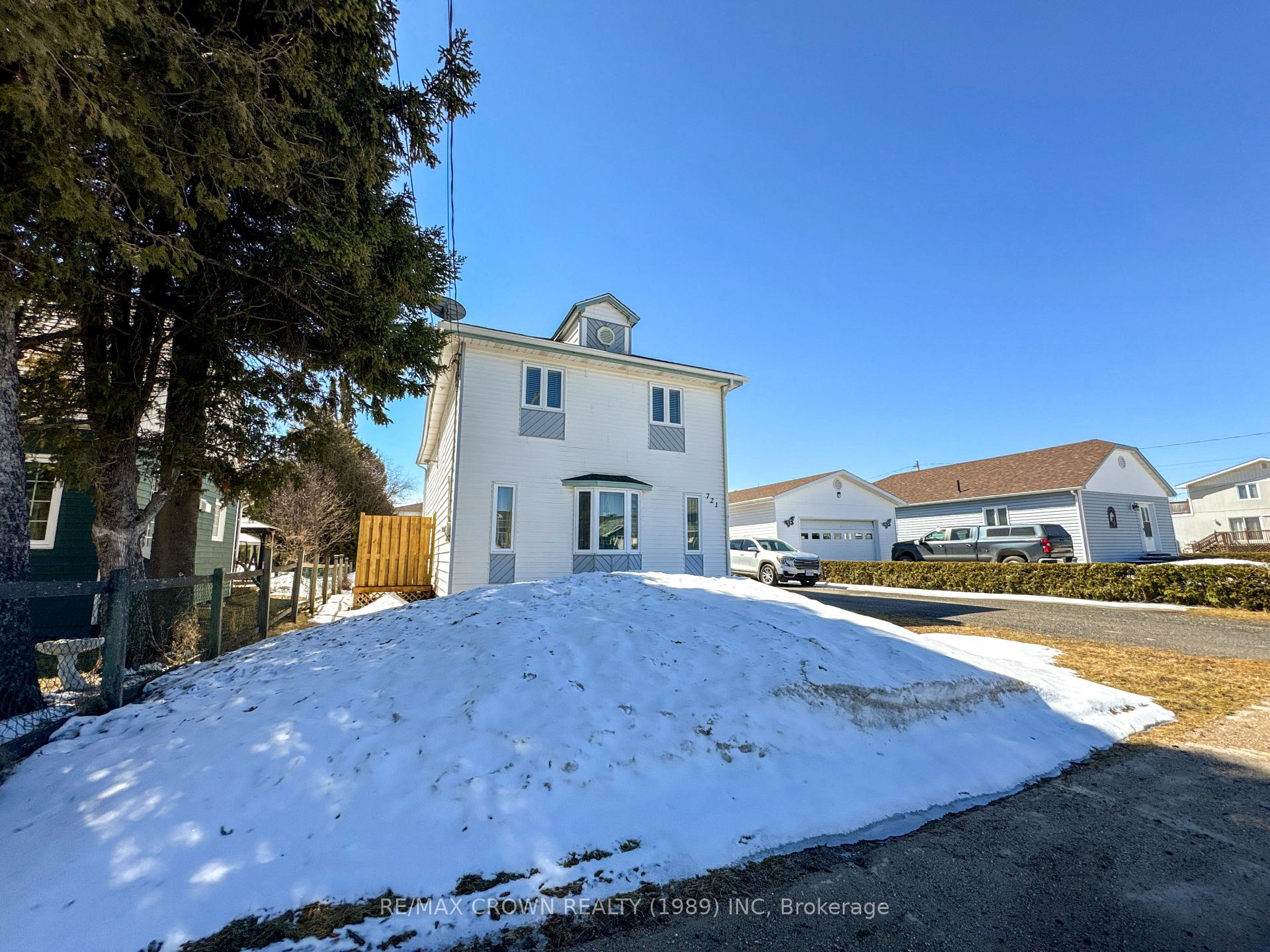 Photo 1 of 721 Alexandra Street, Hearst — HOMEH