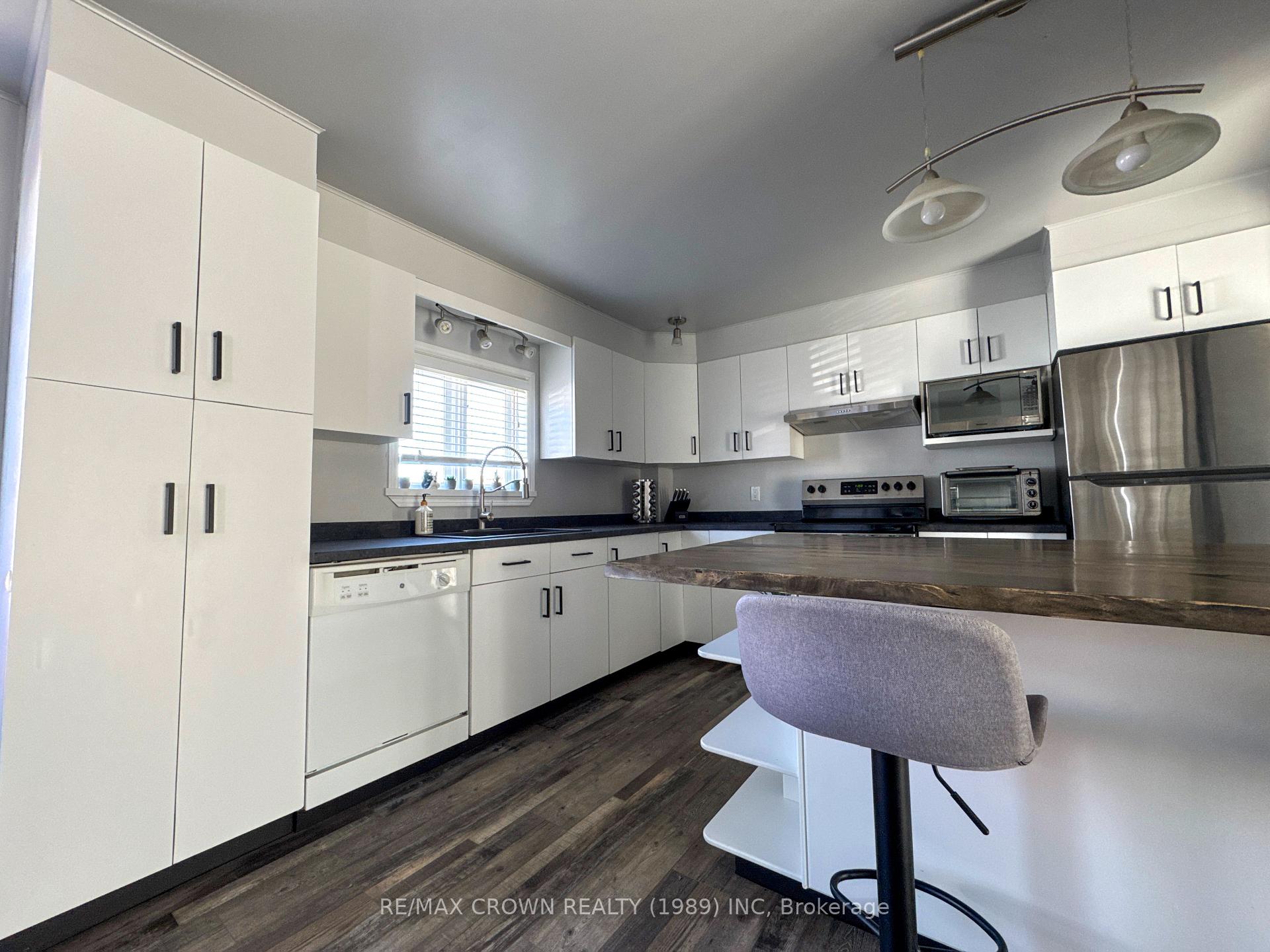 Photo 3 of 721 Alexandra Street, Hearst — HOMEH