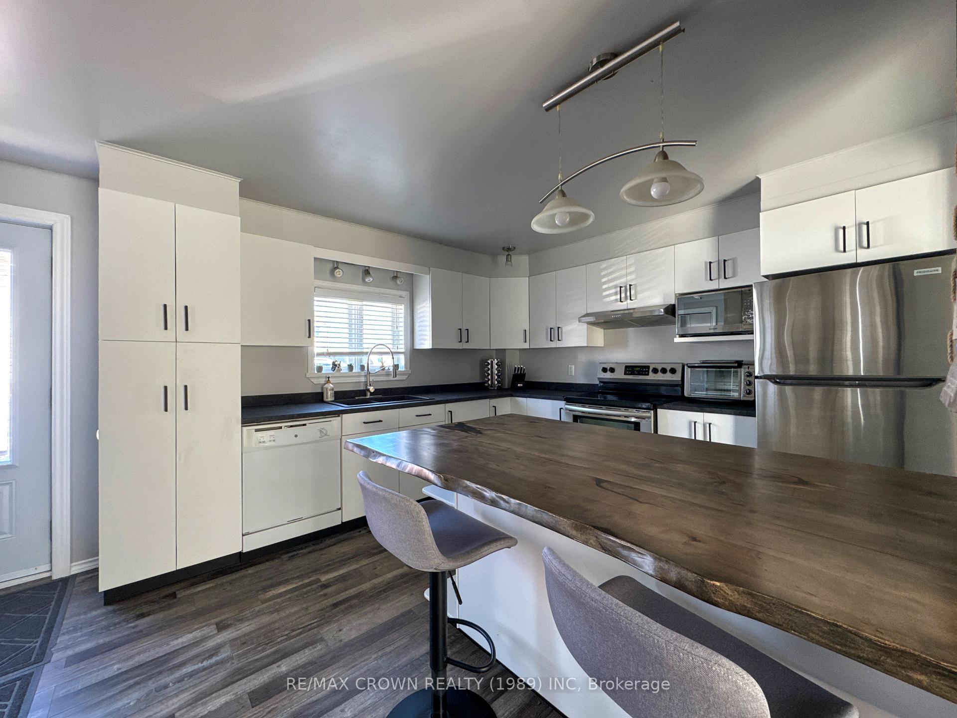 Photo 6 of 721 Alexandra Street, Hearst — HOMEH