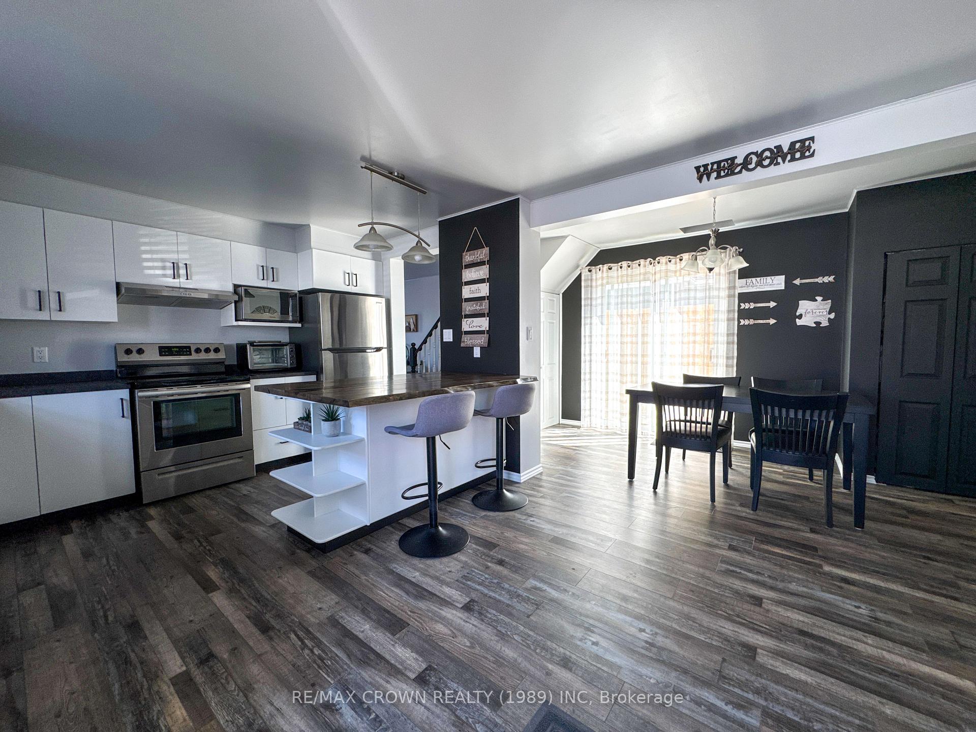 Photo 8 of 721 Alexandra Street, Hearst — HOMEH
