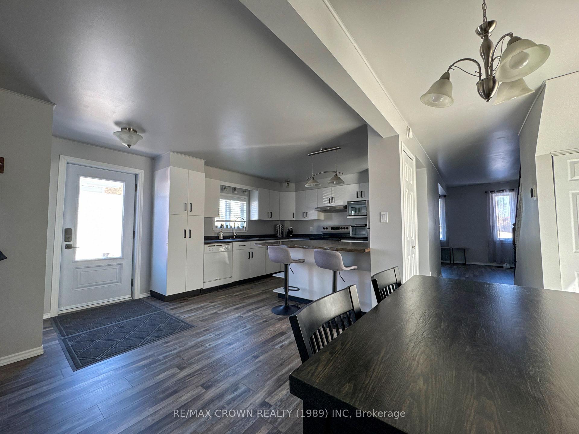 Photo 9 of 721 Alexandra Street, Hearst — HOMEH