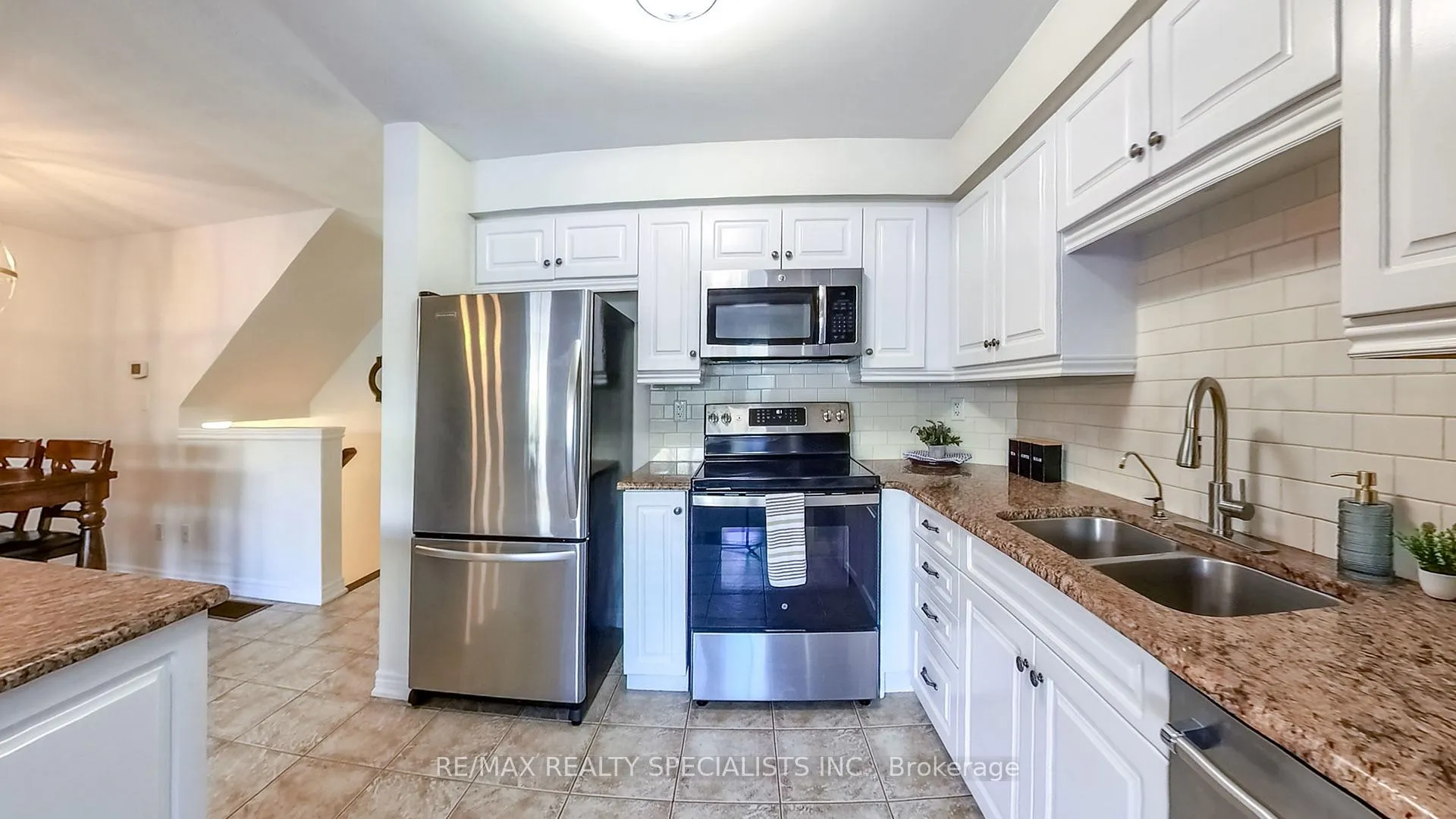 Photo 10 of 189 Fall Fair Way, Hamilton, Binbrook — HOMEH