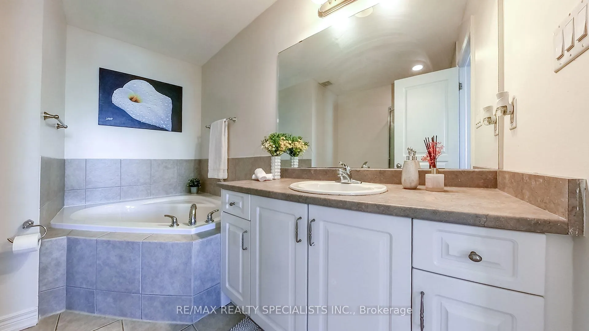 Photo 26 of 189 Fall Fair Way, Hamilton, Binbrook — HOMEH