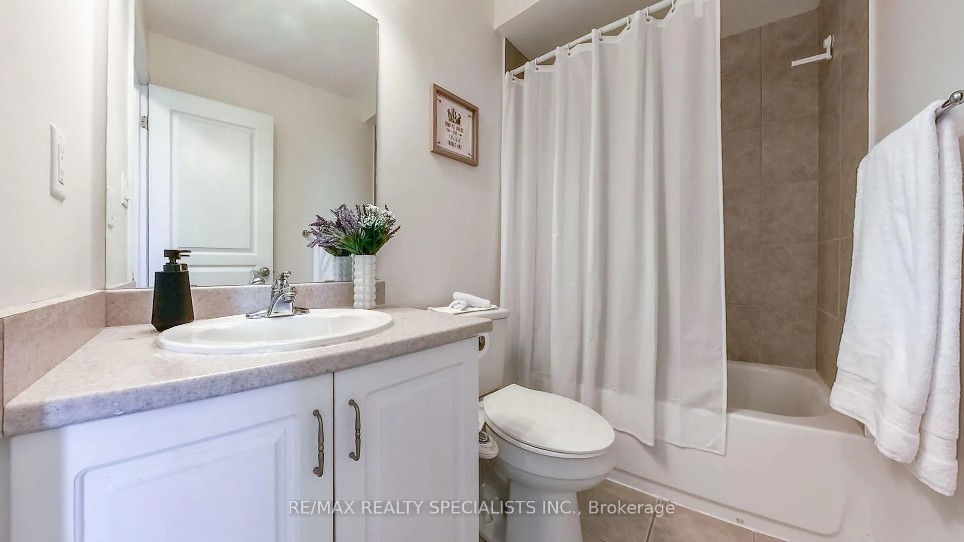 Photo 29 of 189 Fall Fair Way, Hamilton, Binbrook — HOMEH