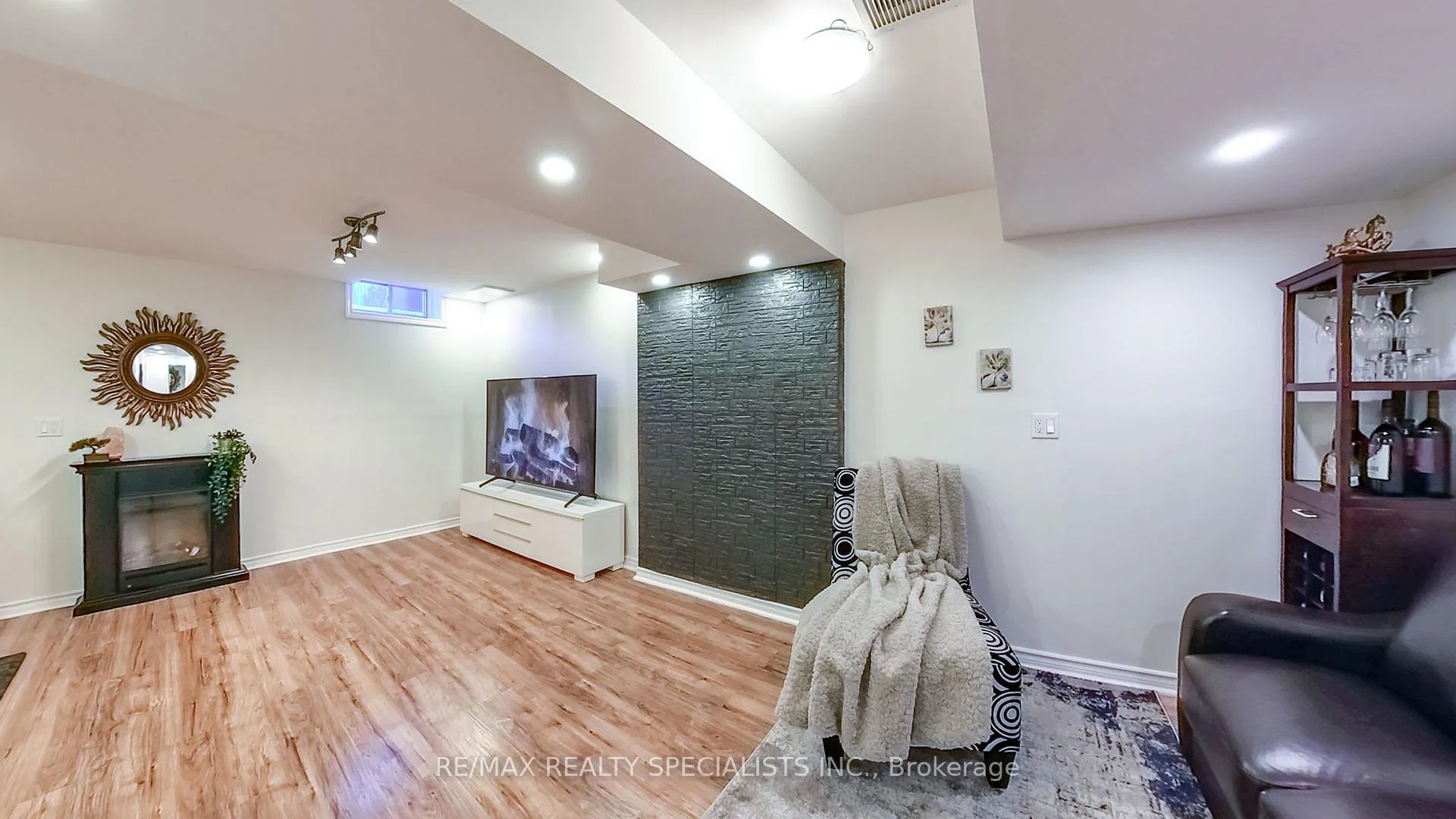 Photo 32 of 189 Fall Fair Way, Hamilton, Binbrook — HOMEH