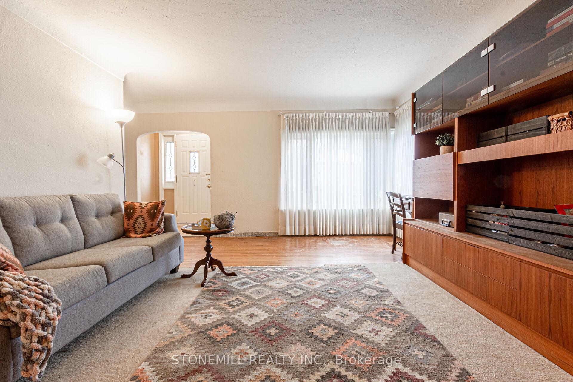 Photo 6 of 94 Whitney Avenue, Hamilton, Ainslie Wood — HOMEH