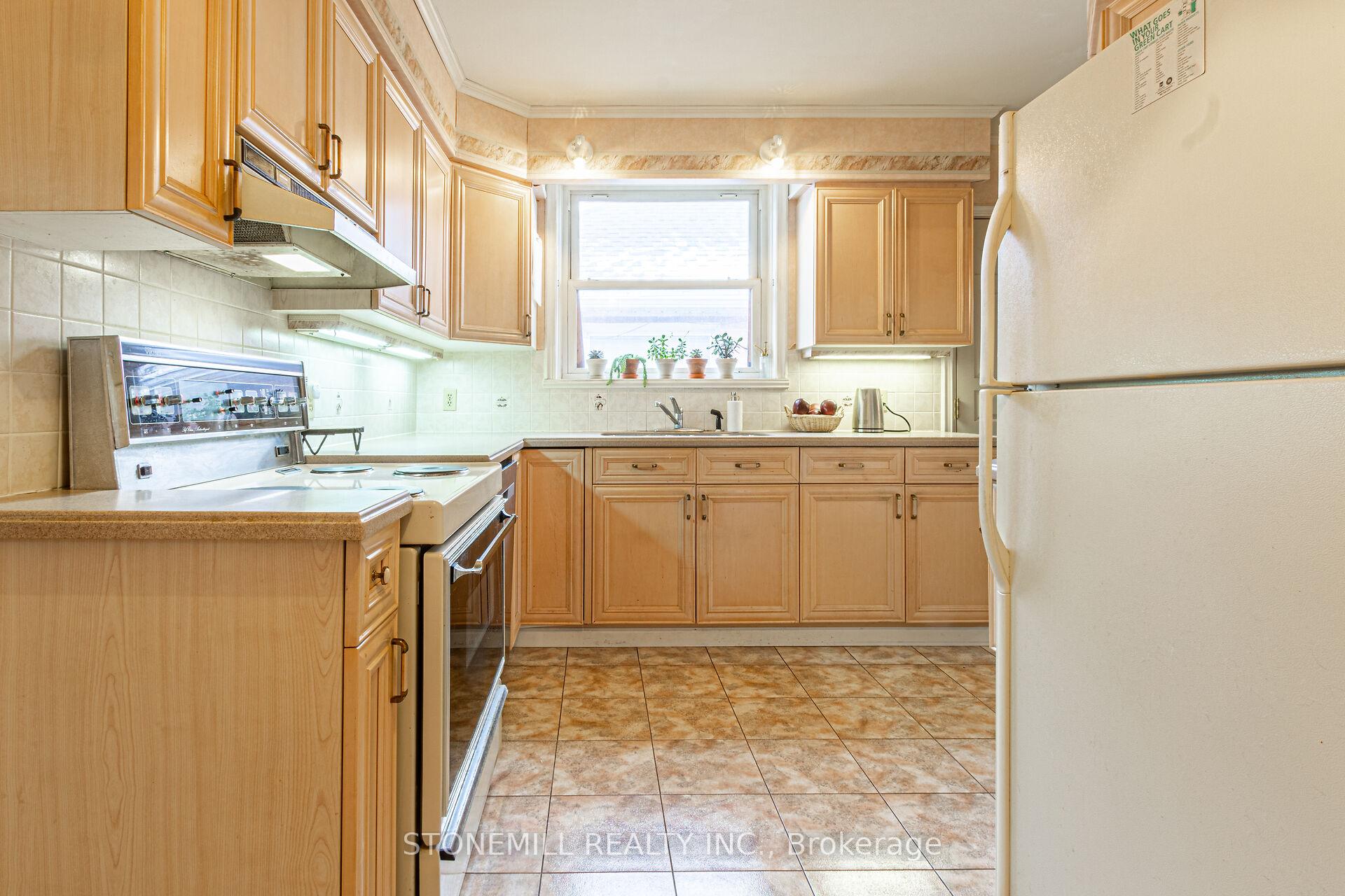 Photo 10 of 94 Whitney Avenue, Hamilton, Ainslie Wood — HOMEH