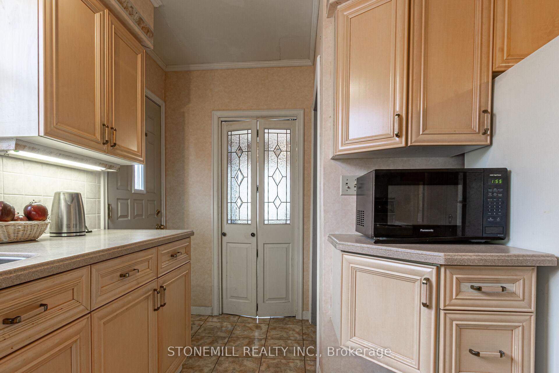 Photo 12 of 94 Whitney Avenue, Hamilton, Ainslie Wood — HOMEH